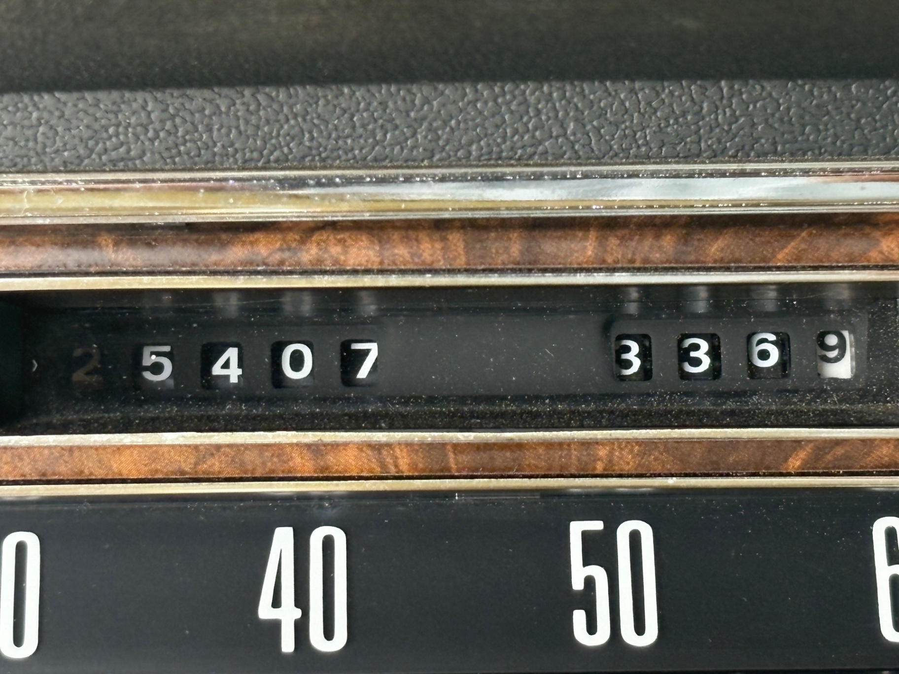 Vehicle photo 25
