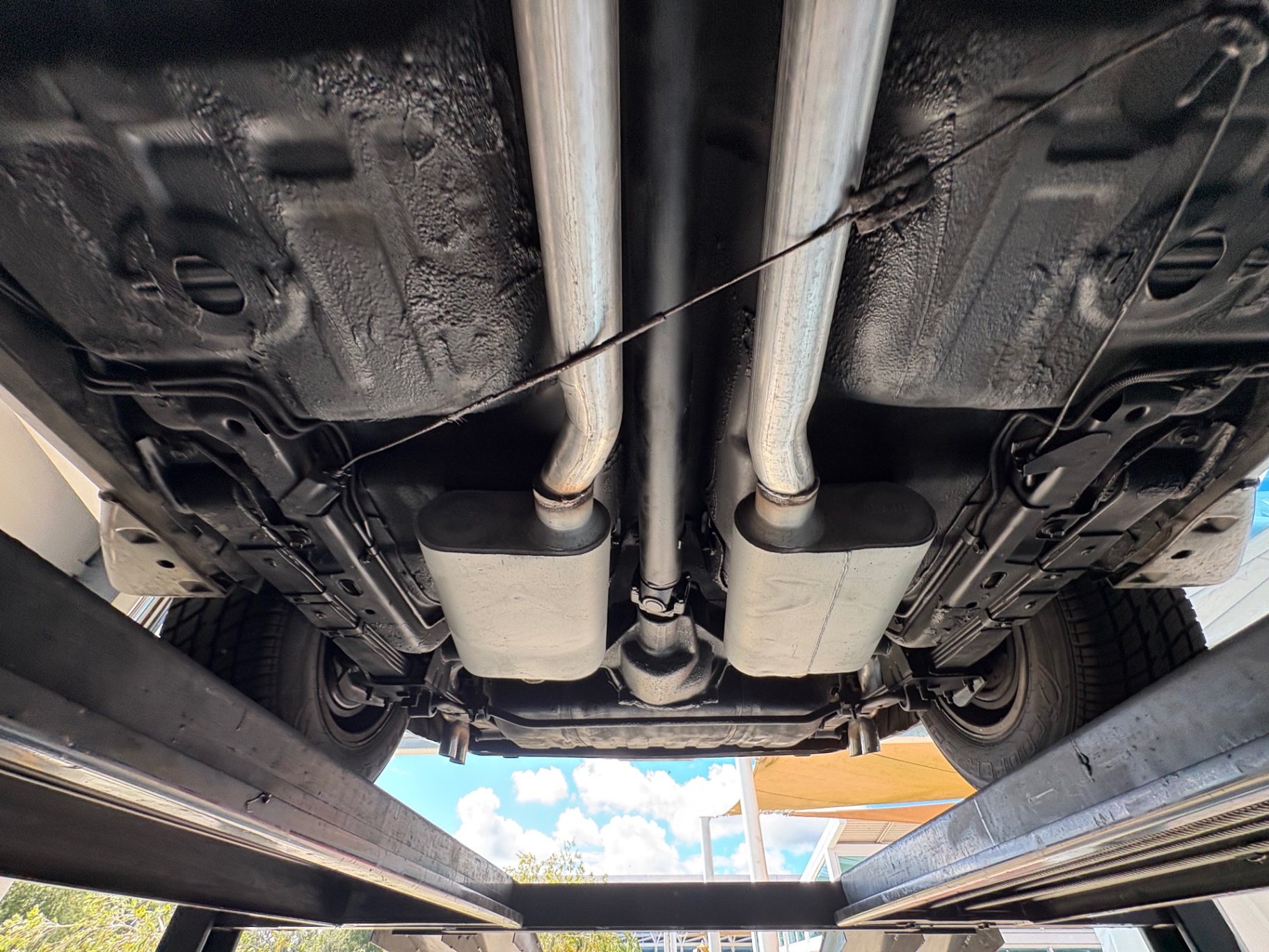 Vehicle photo 60