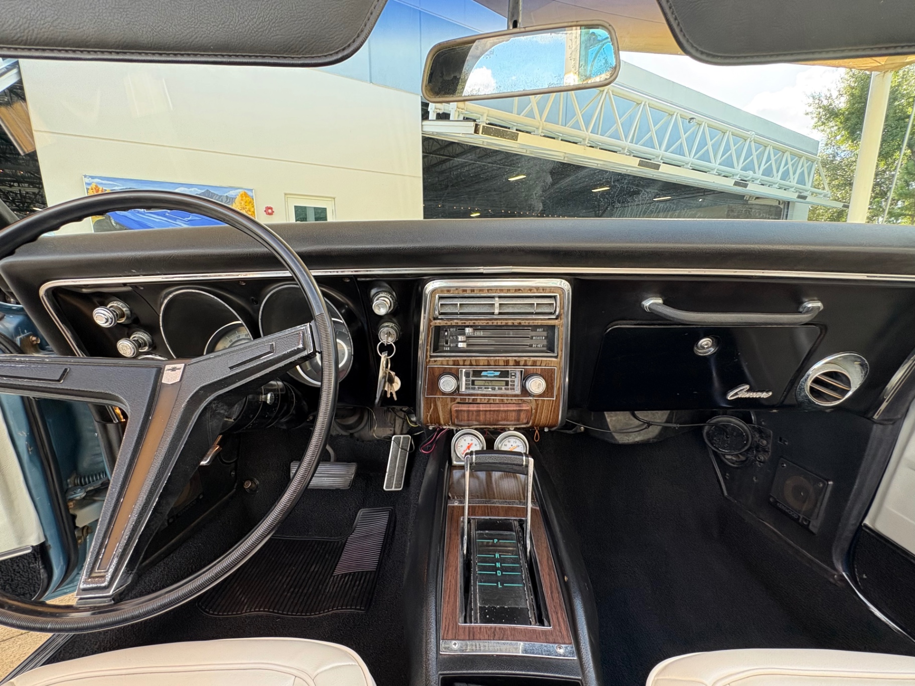 Vehicle photo 42