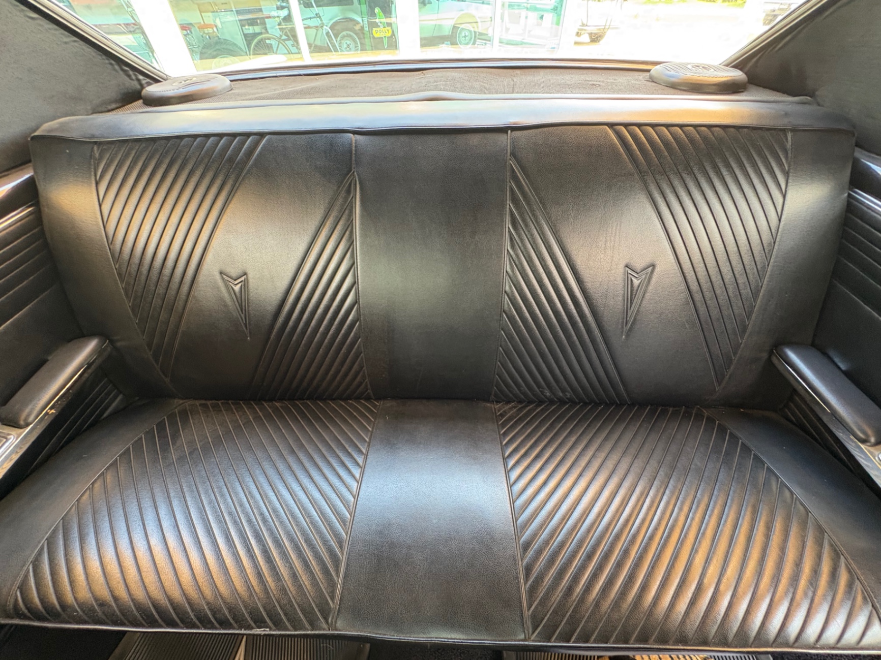 Vehicle photo 38