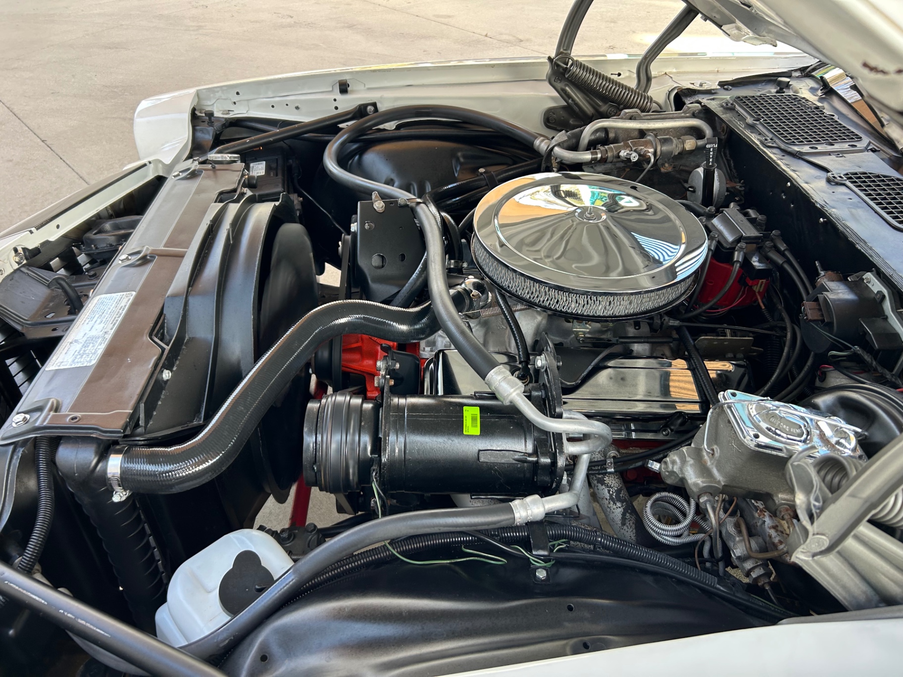 Vehicle photo 28