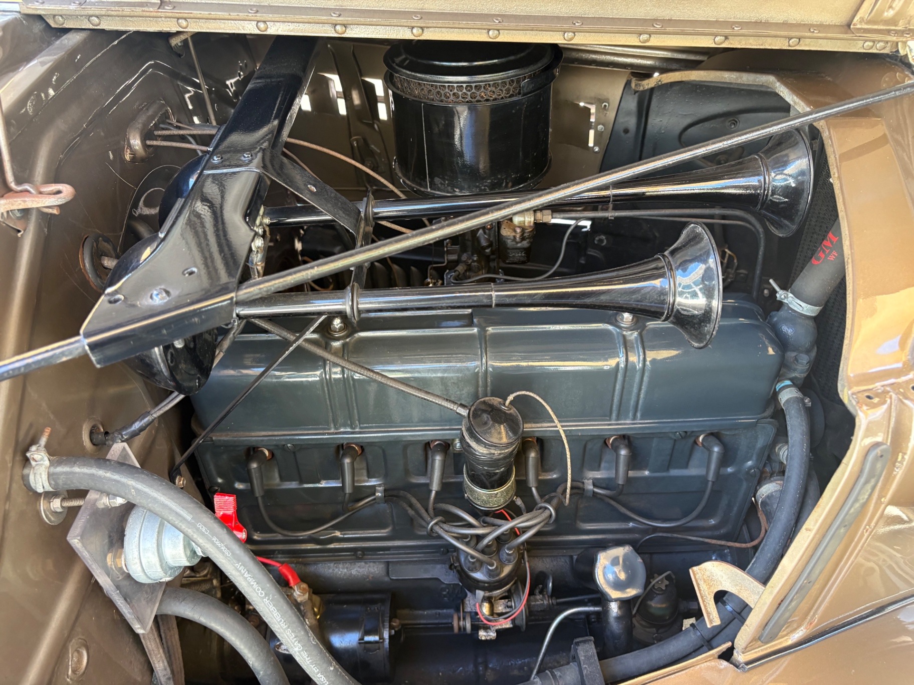 Vehicle photo 24