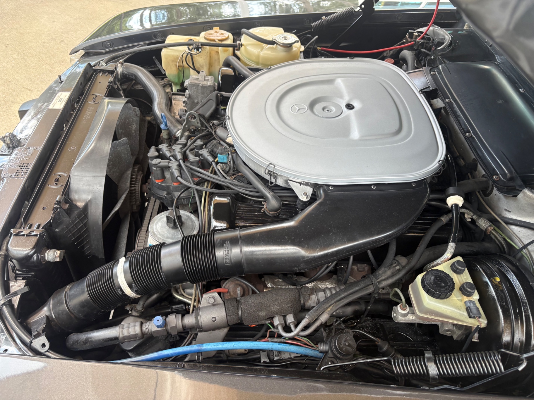 Vehicle photo 29