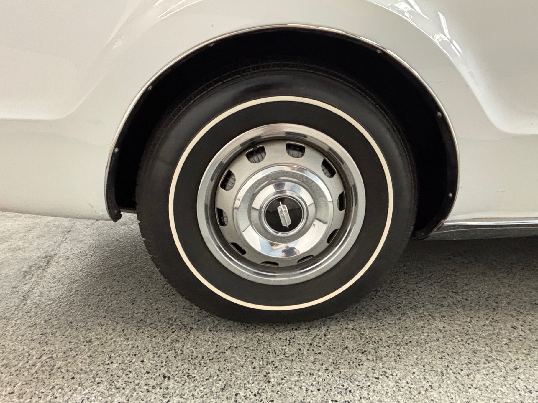 Vehicle photo 13