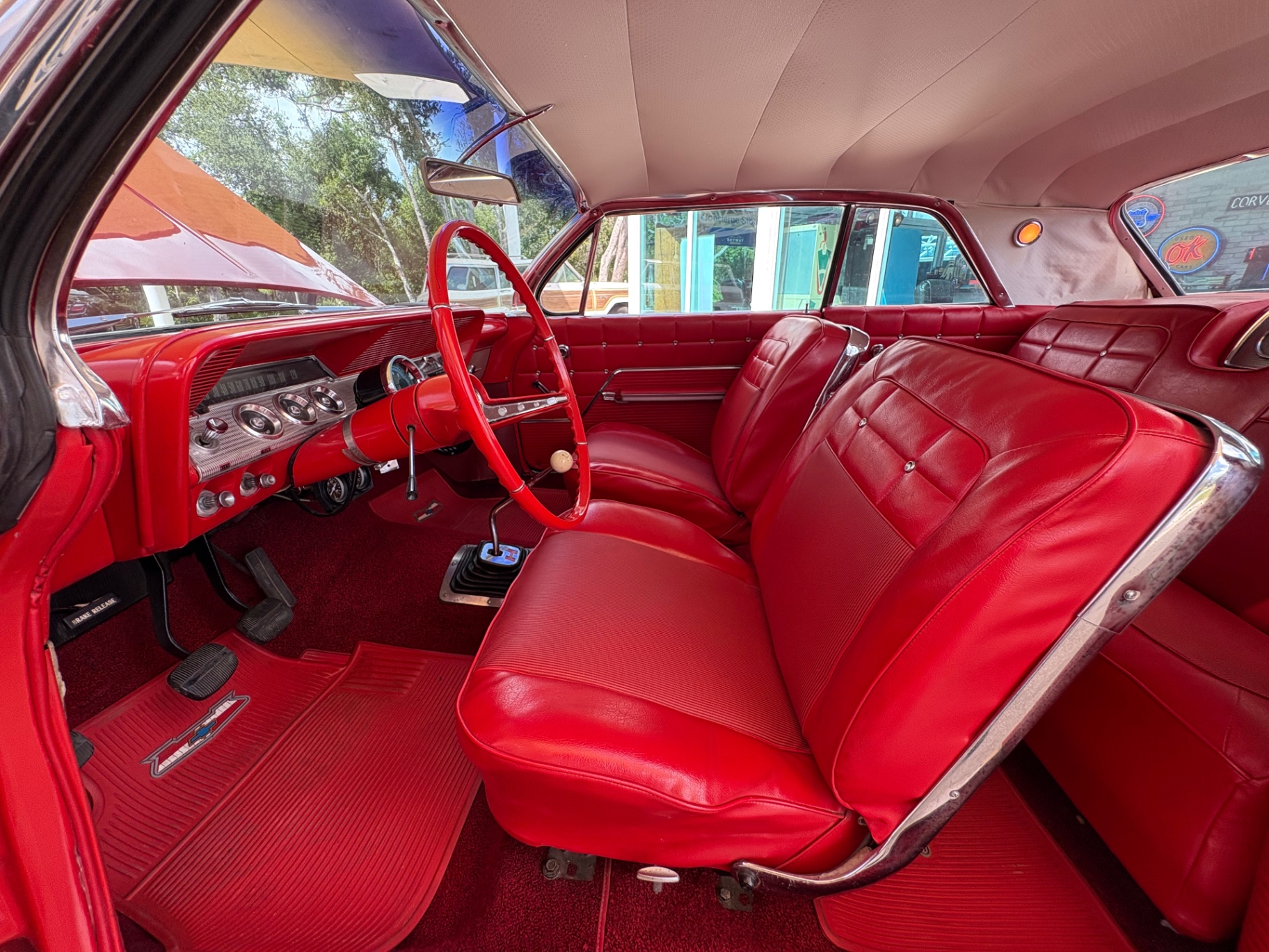 Vehicle photo 34
