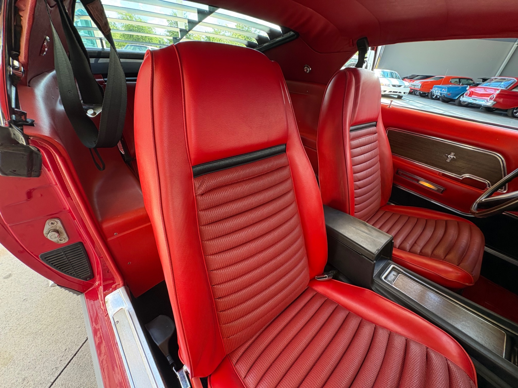 Vehicle photo 41