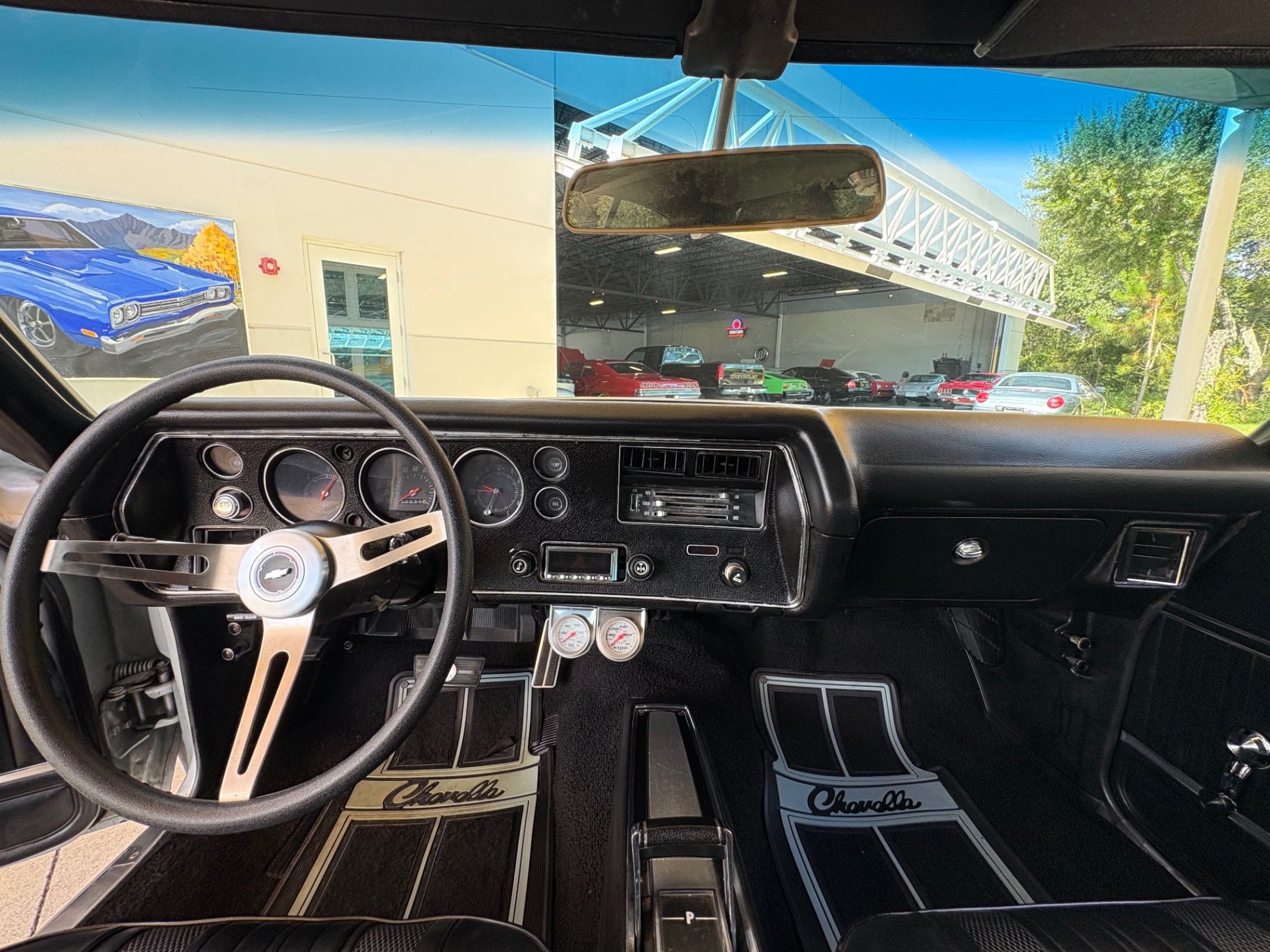 Vehicle photo 42