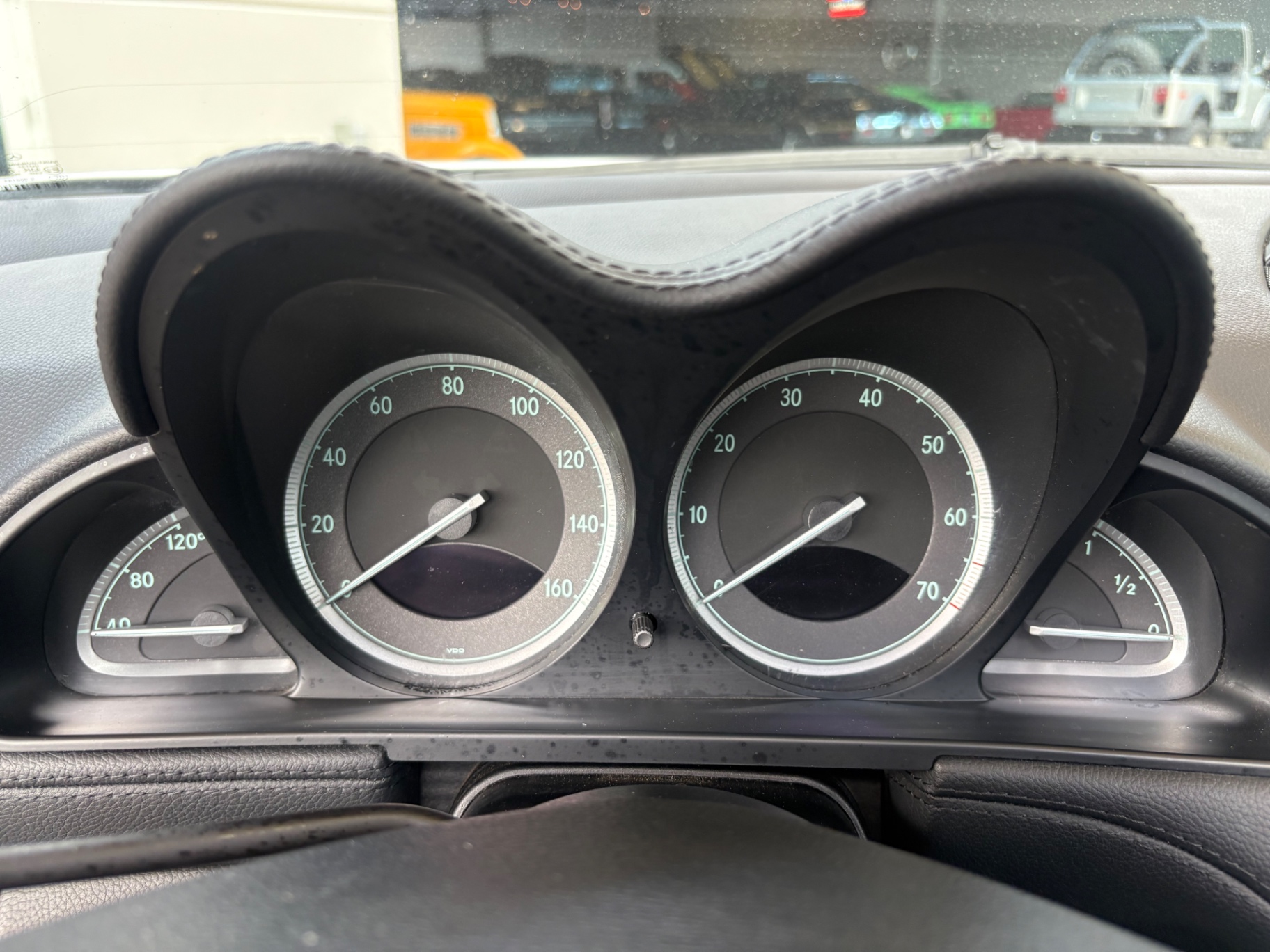 Vehicle photo 43