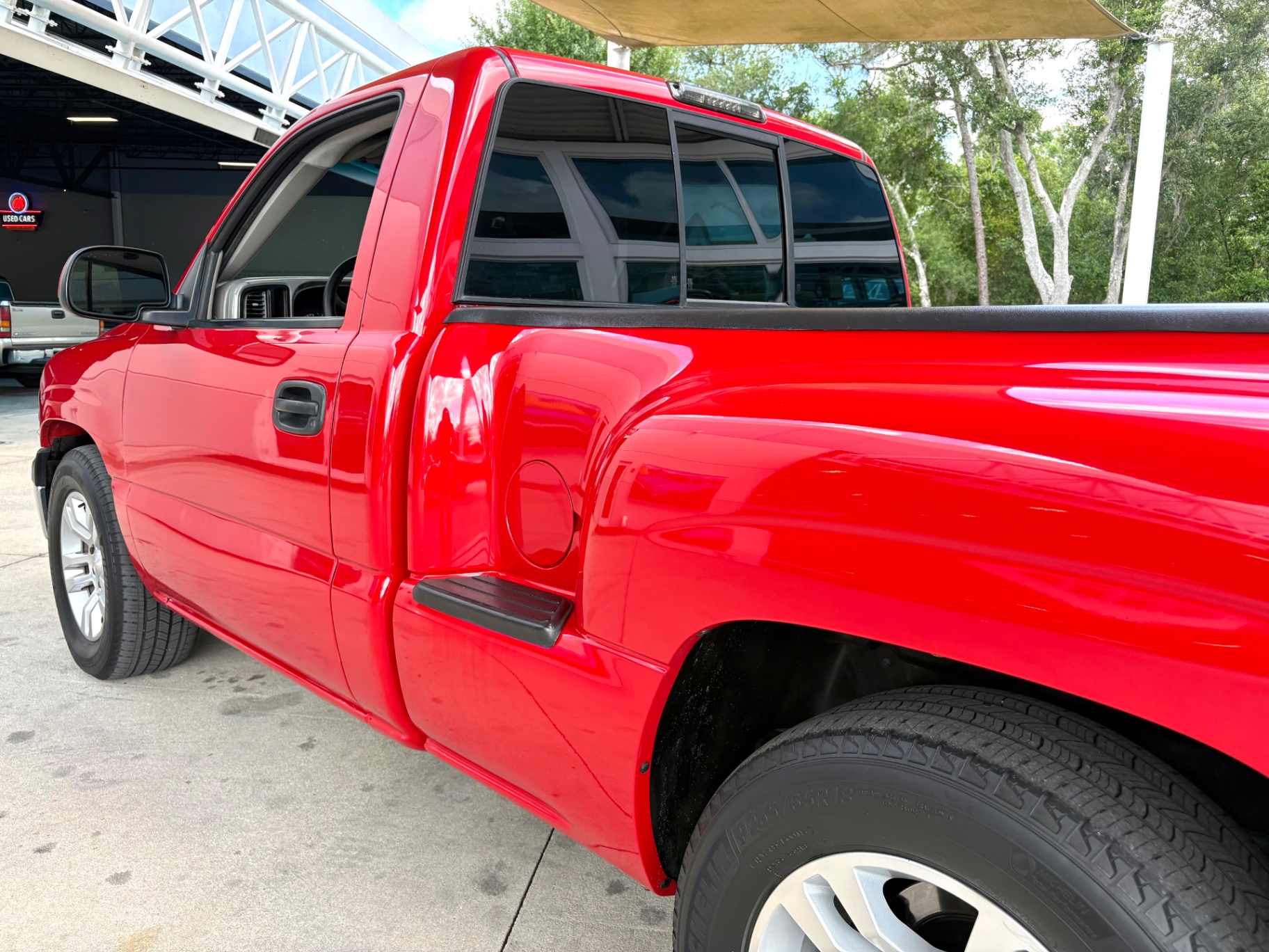 Vehicle photo 14