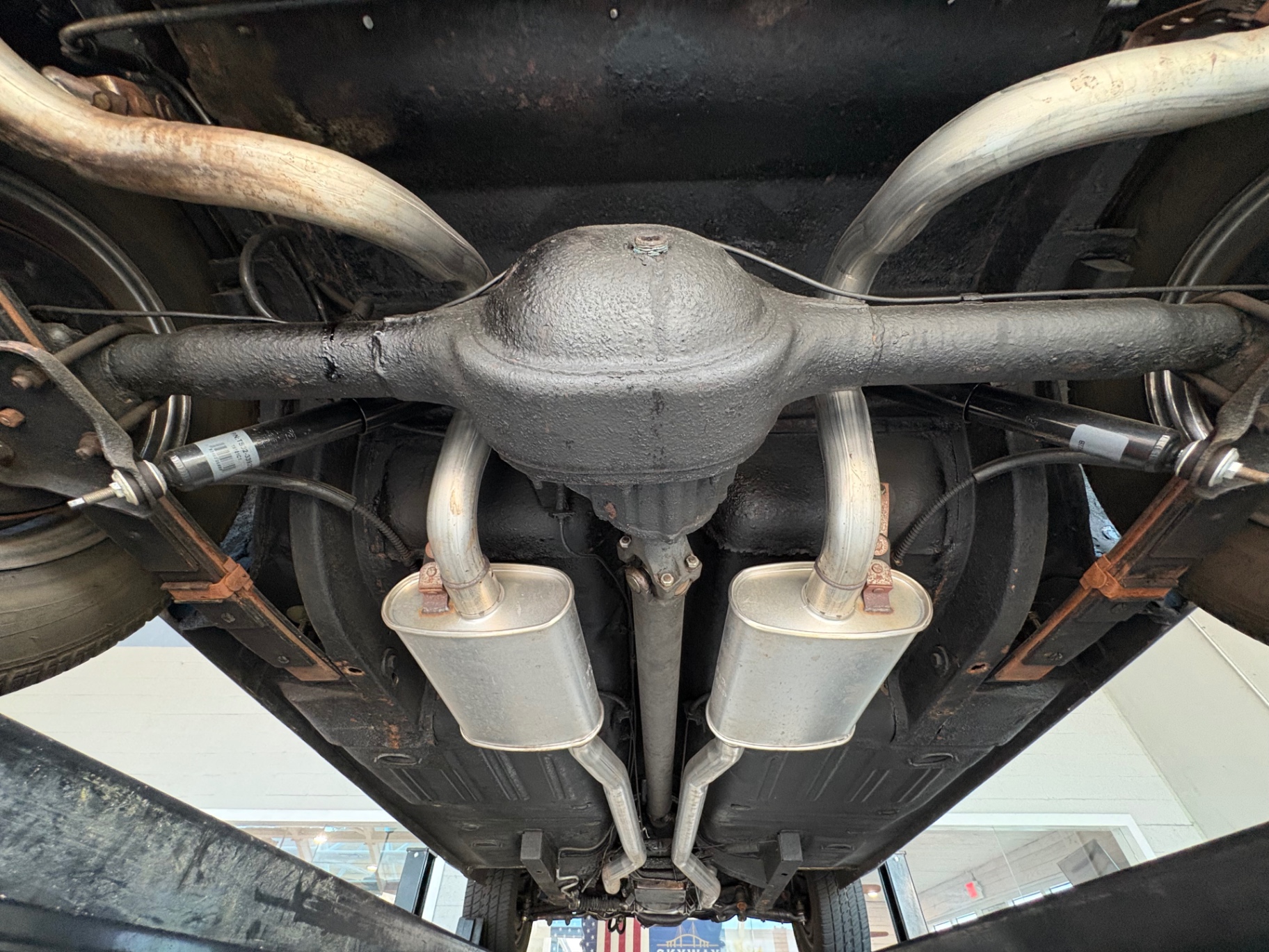 Vehicle photo 46