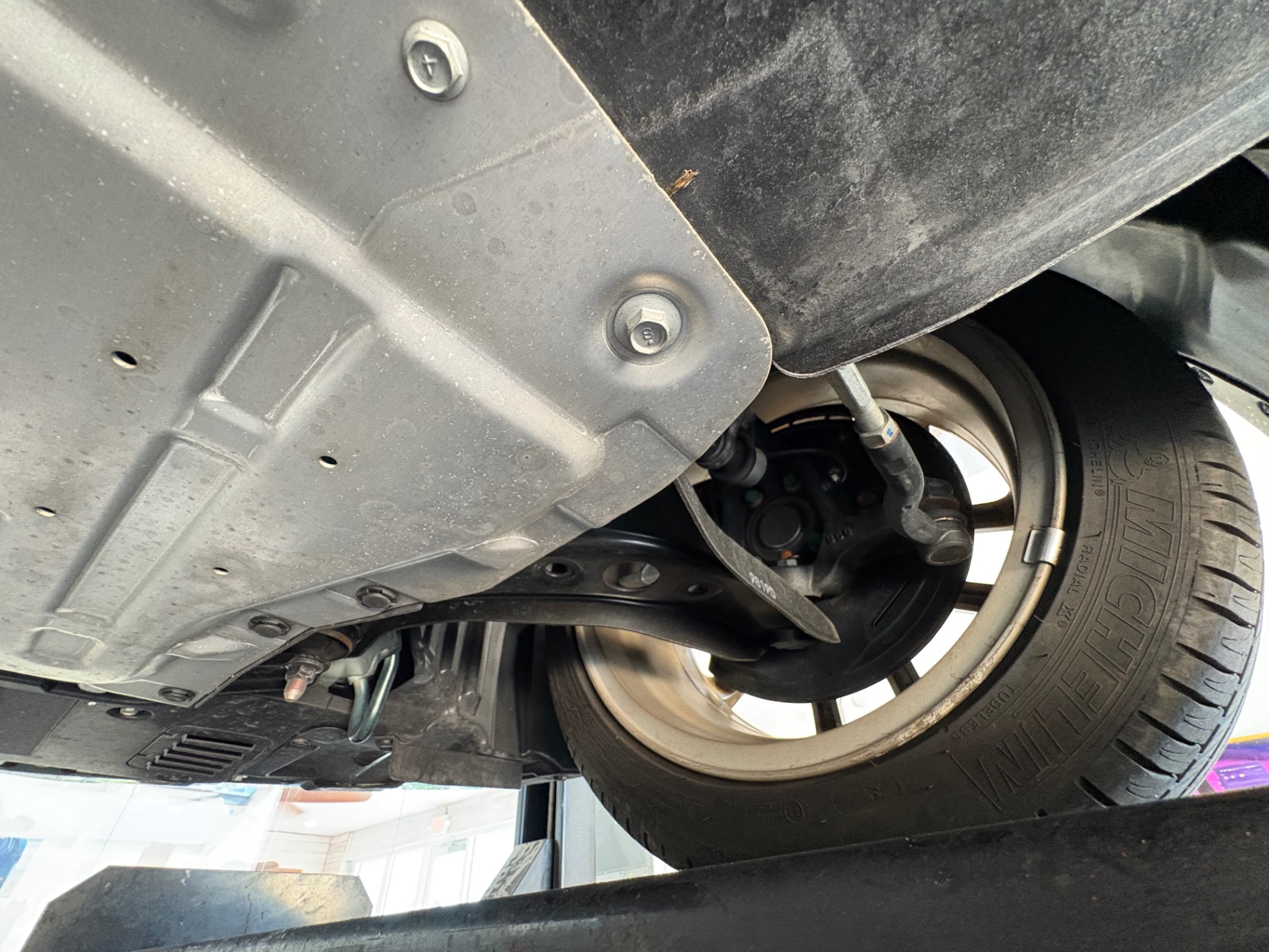 Vehicle photo 46