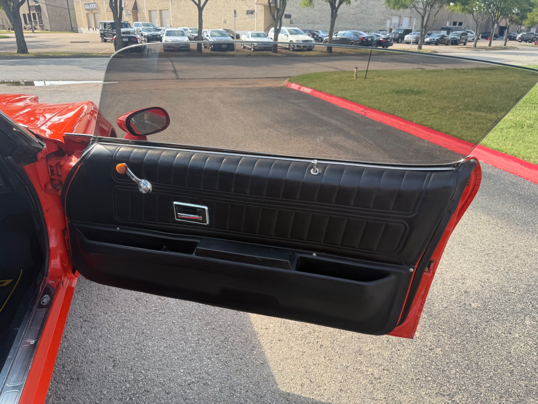 Vehicle photo 24