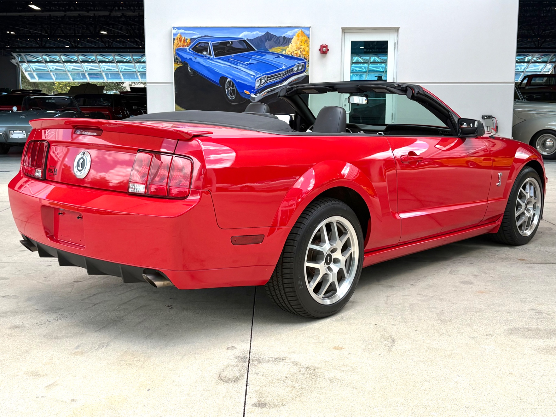 Vehicle photo 6