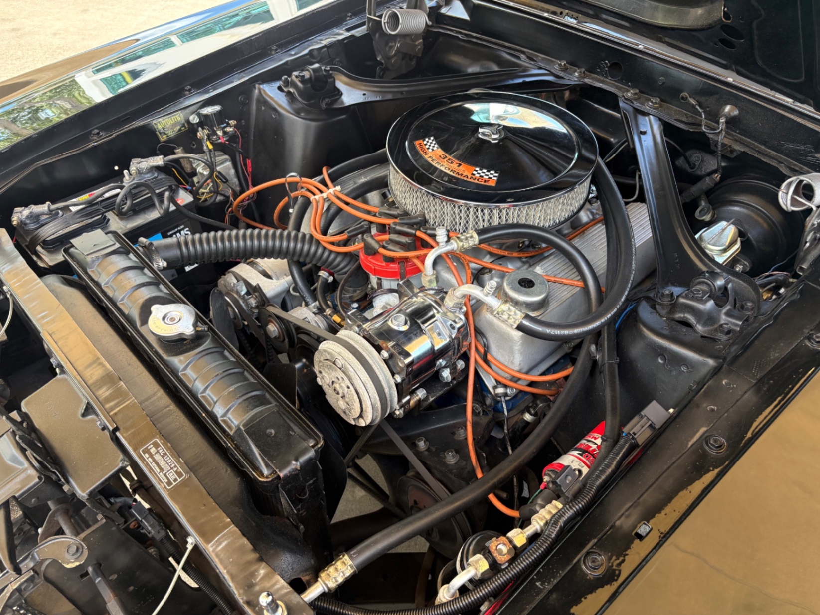Vehicle photo 28