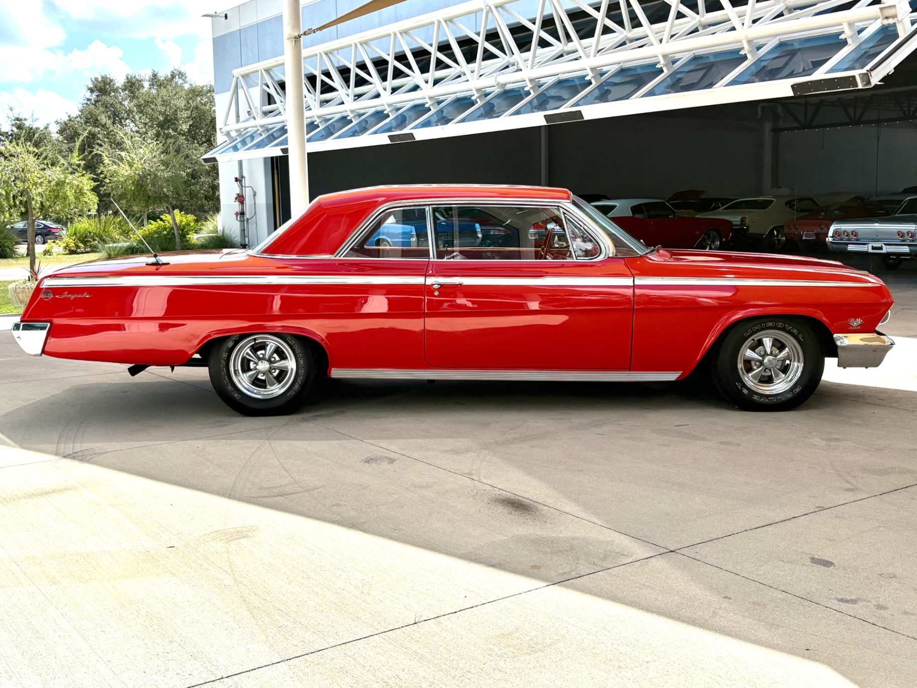 Vehicle photo 5