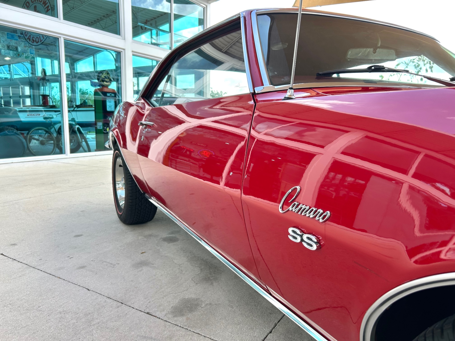 Vehicle photo 19