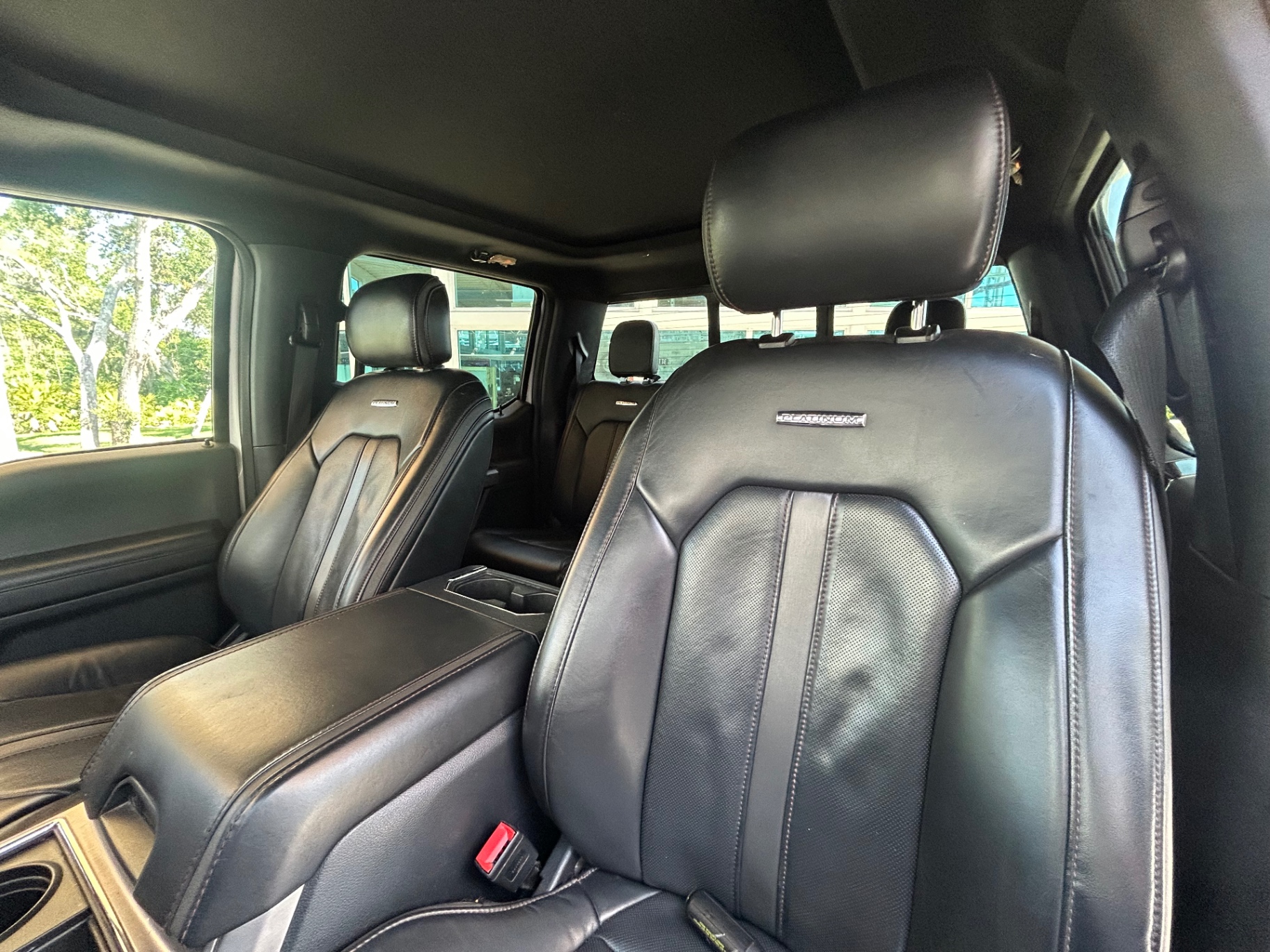 Vehicle photo 31
