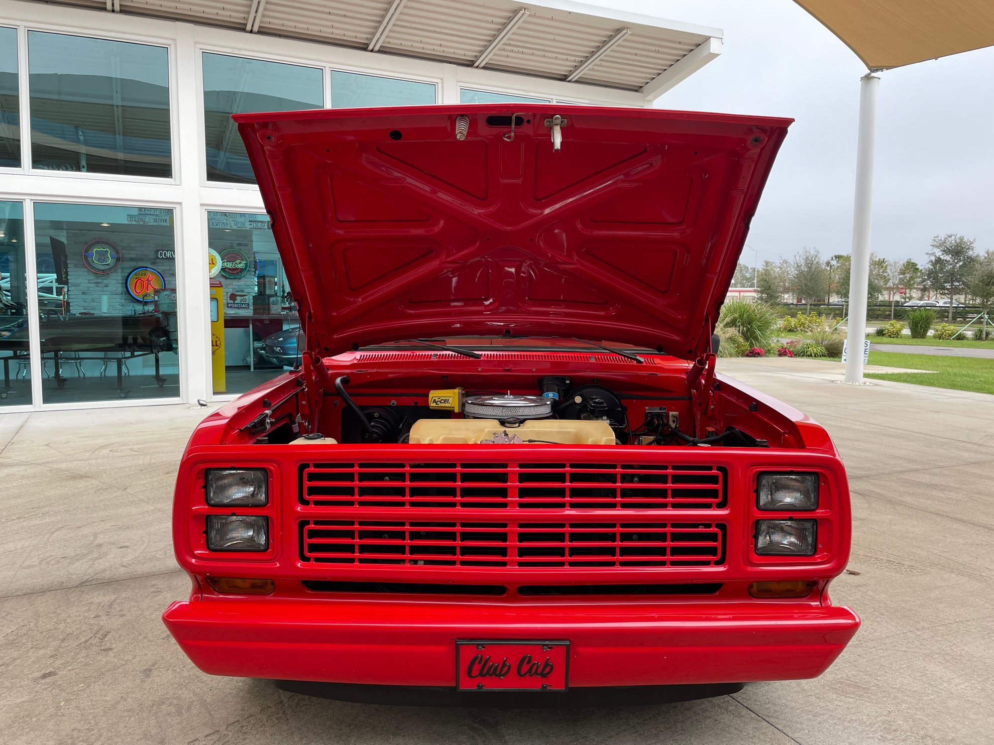 Vehicle photo 37