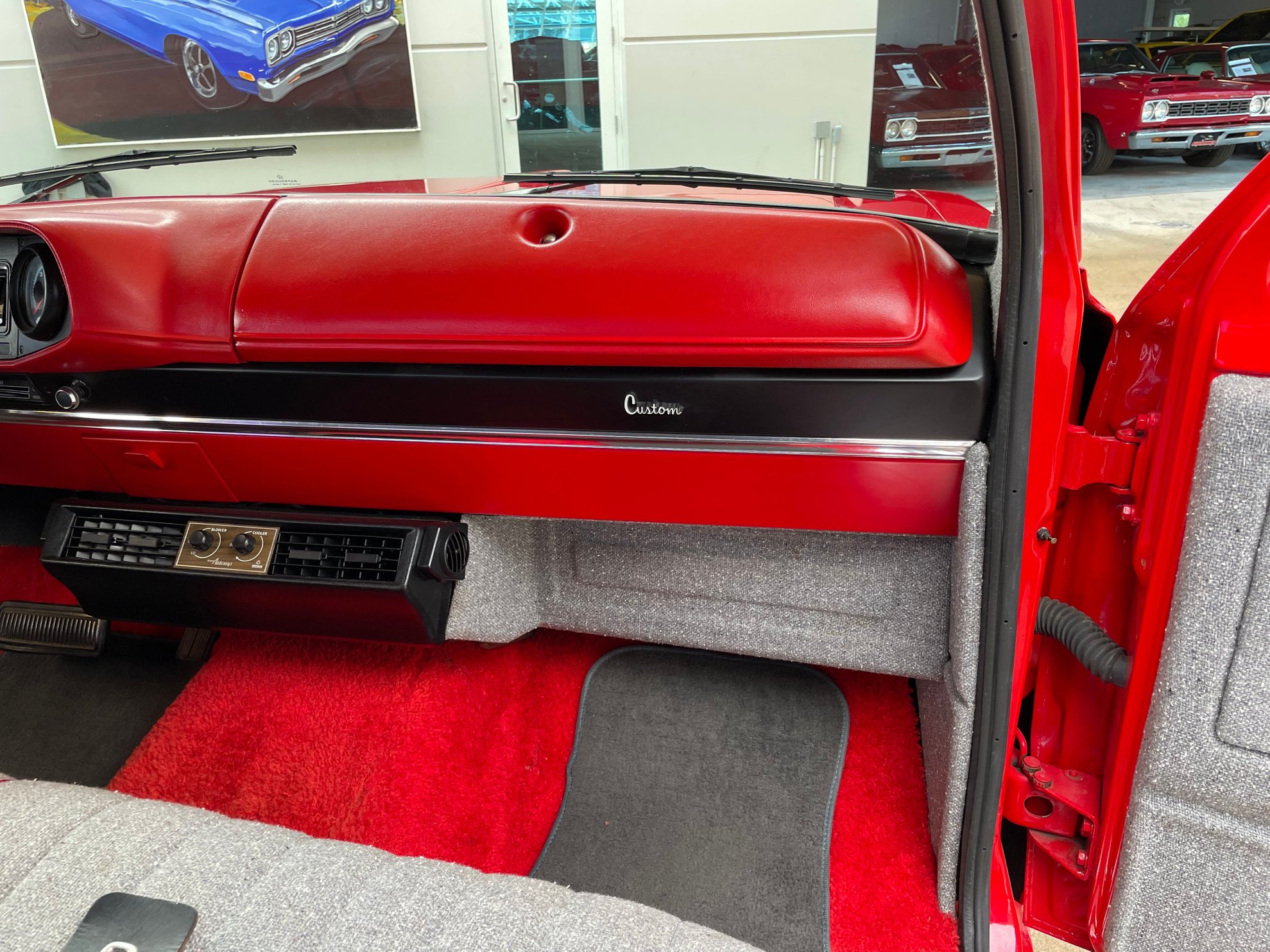 Vehicle photo 36