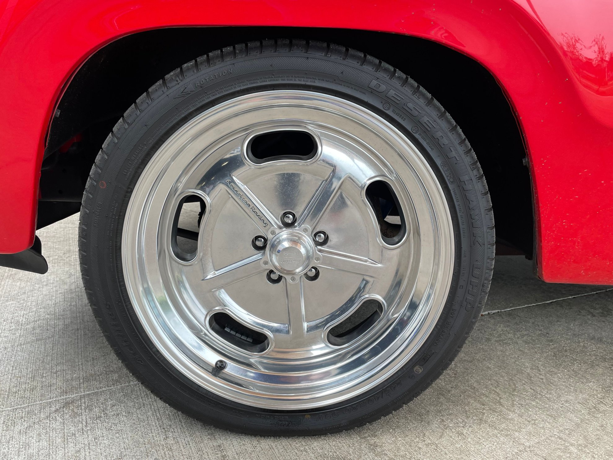 Vehicle photo 14