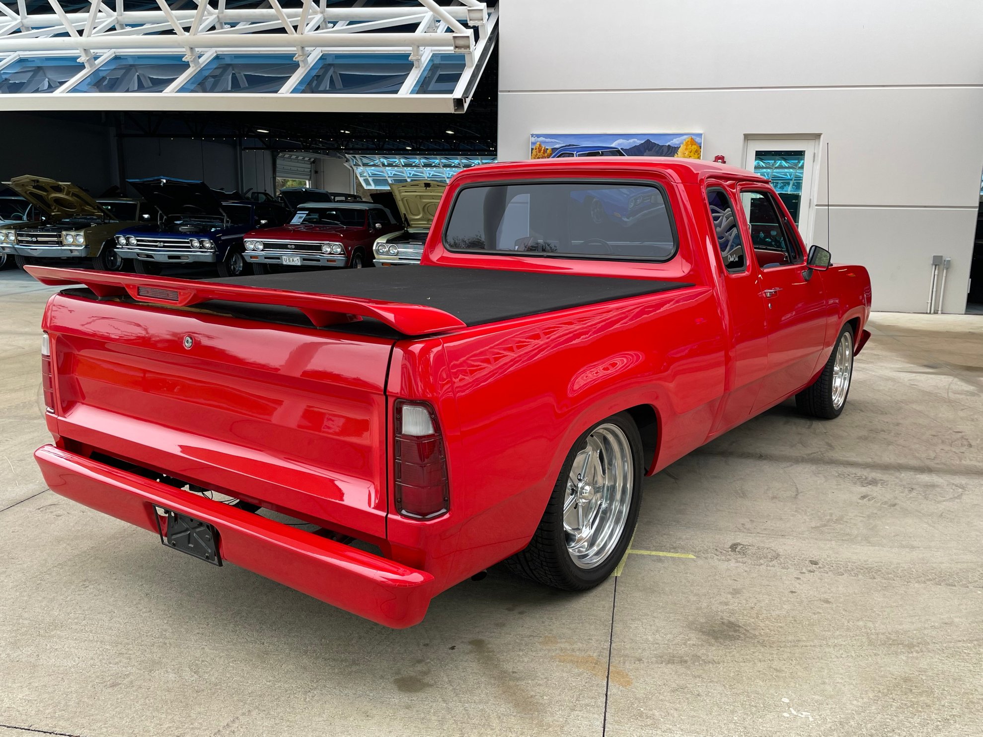 Vehicle photo 7
