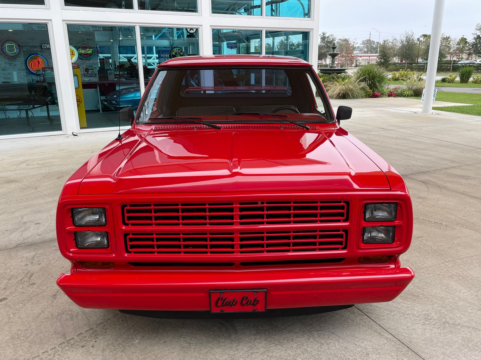 Vehicle photo 4