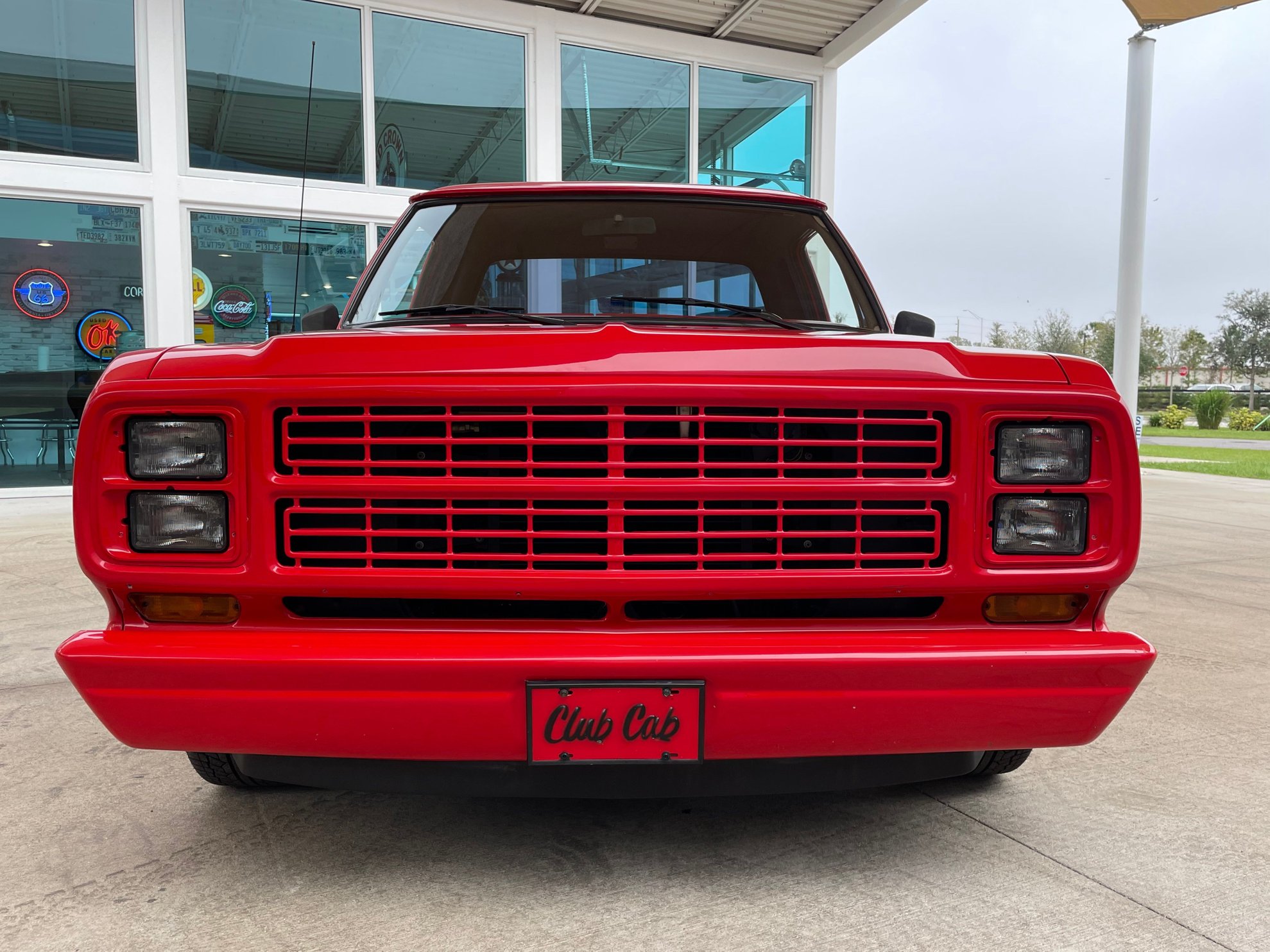 Vehicle photo 3