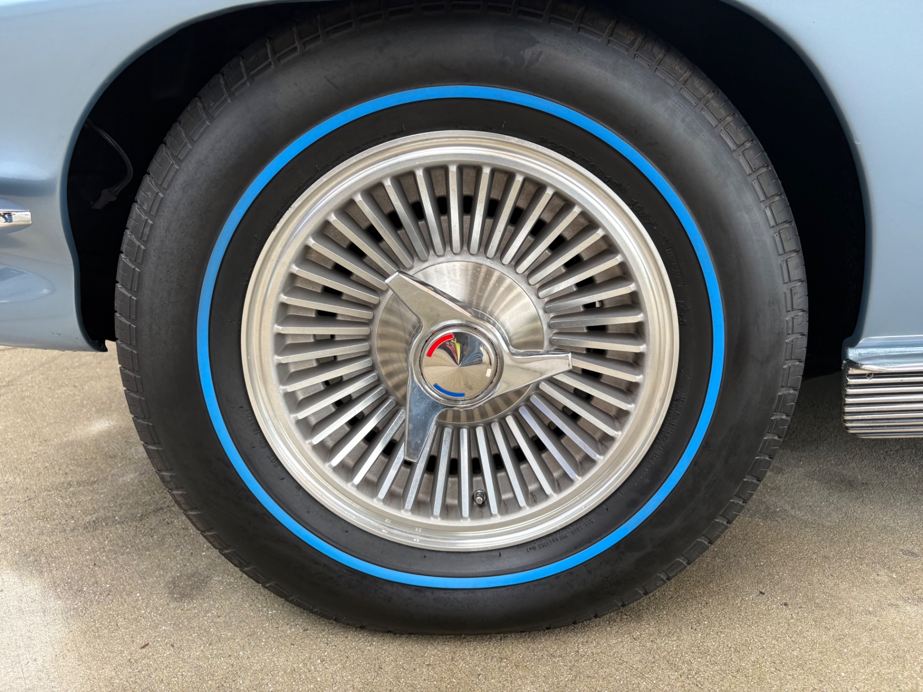 Vehicle photo 26
