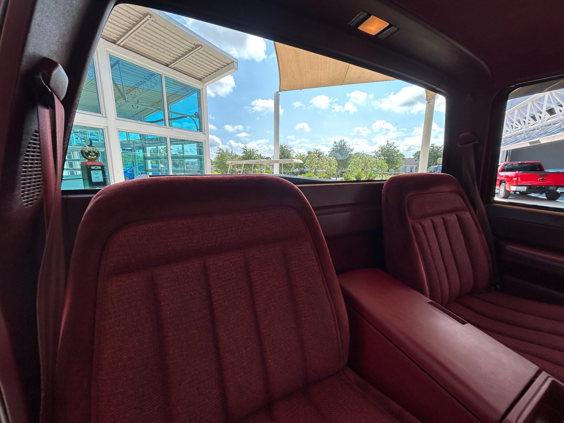 Vehicle photo 42