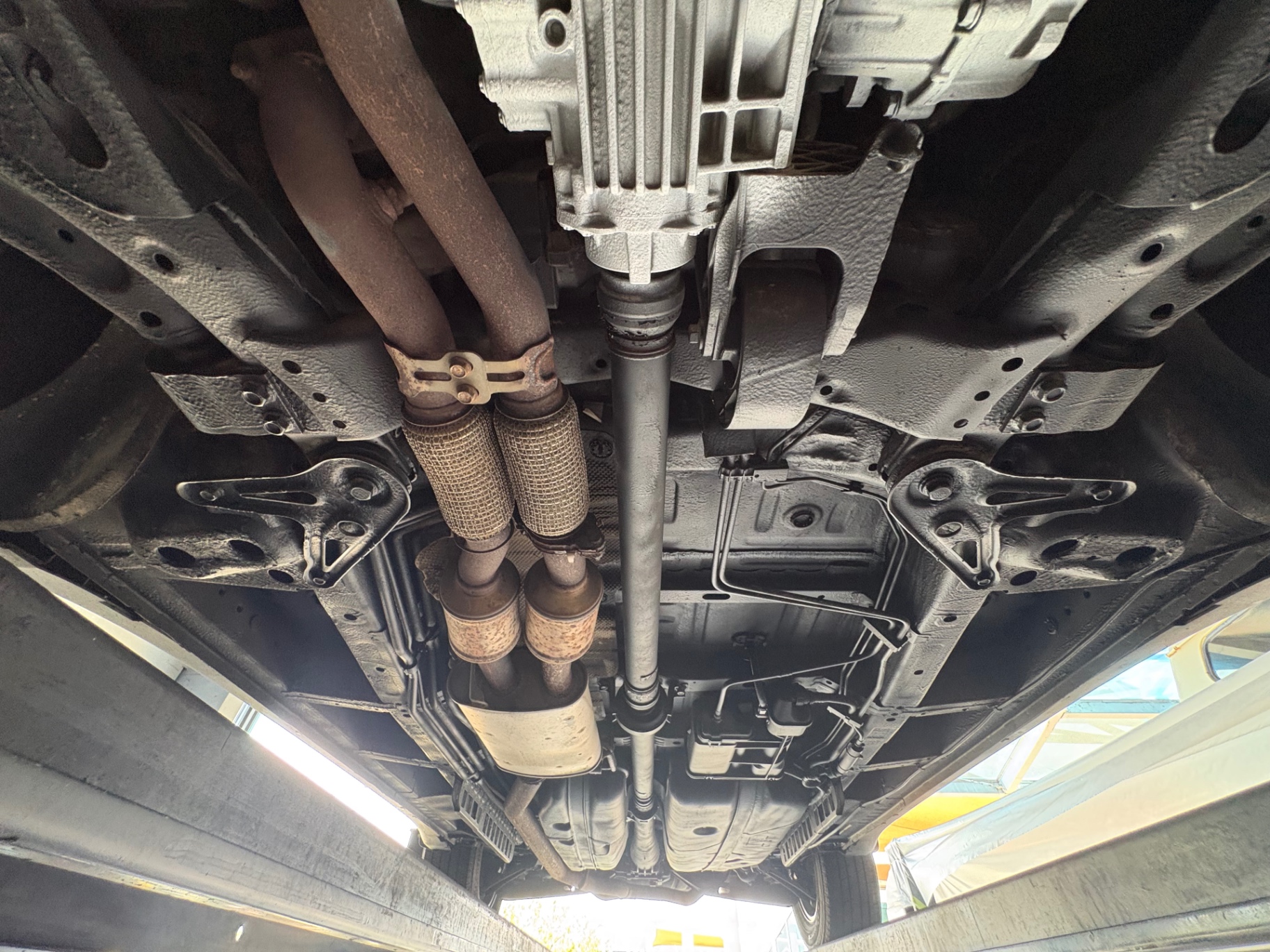 Vehicle photo 59