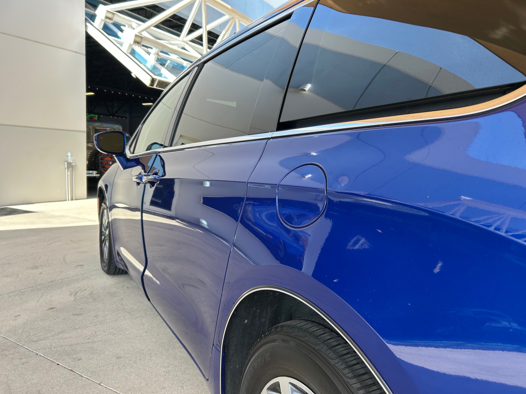 Vehicle photo 15