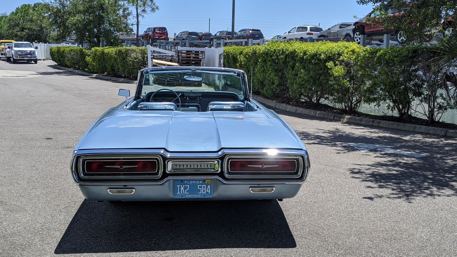 Vehicle photo 15