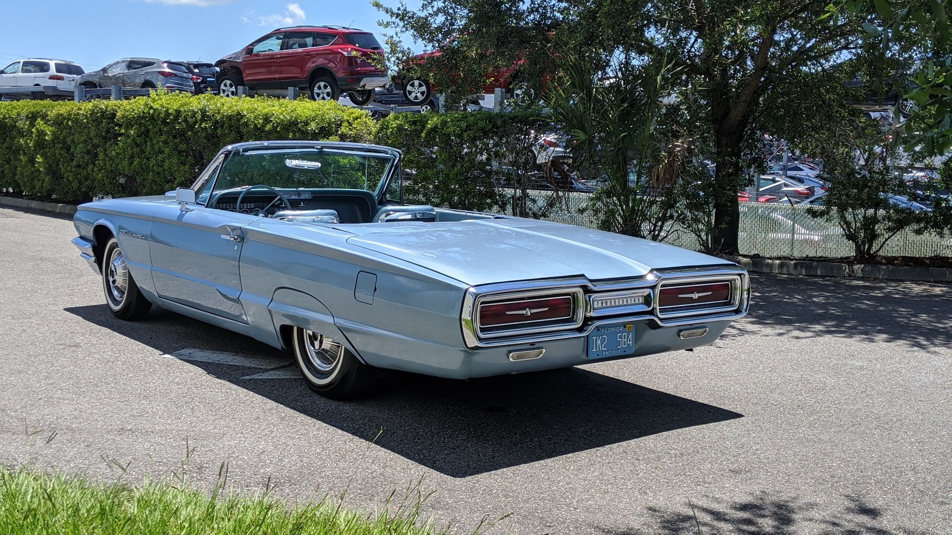 Vehicle photo 16
