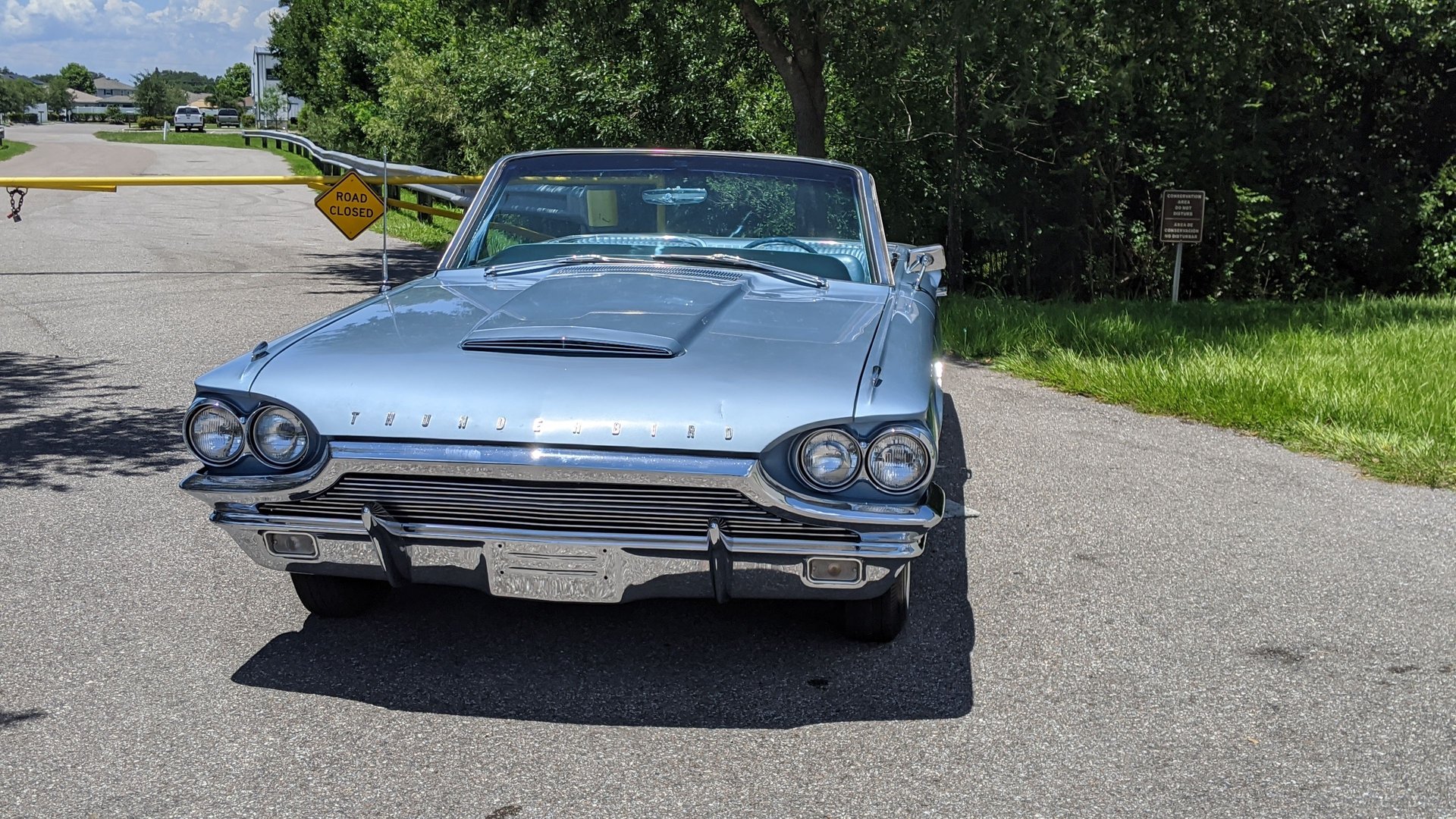 Vehicle photo 17