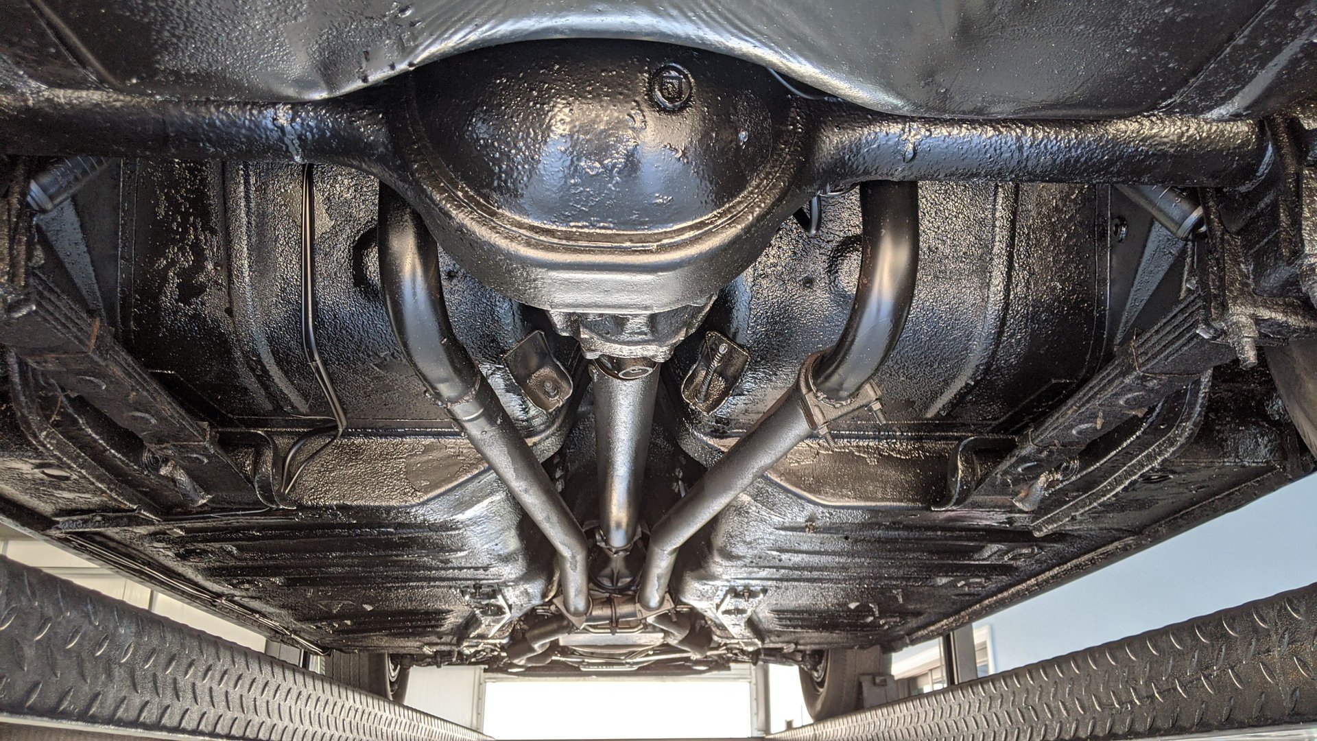 Vehicle photo 29