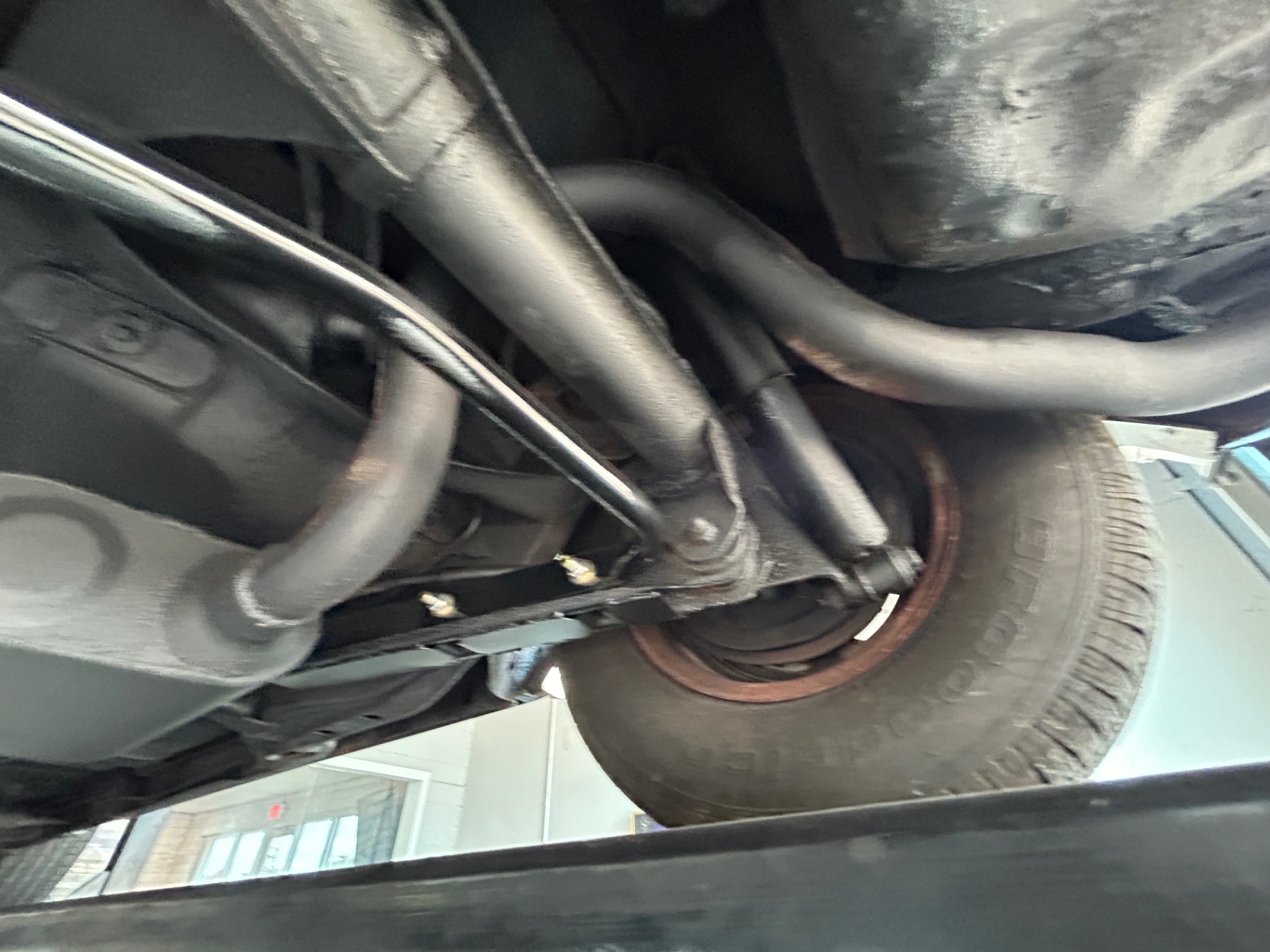 Vehicle photo 32
