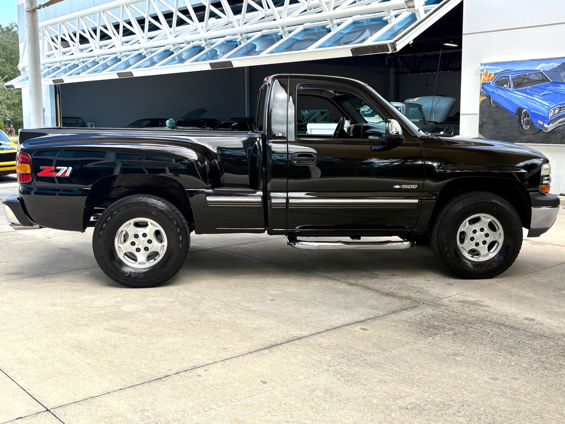Vehicle photo 5