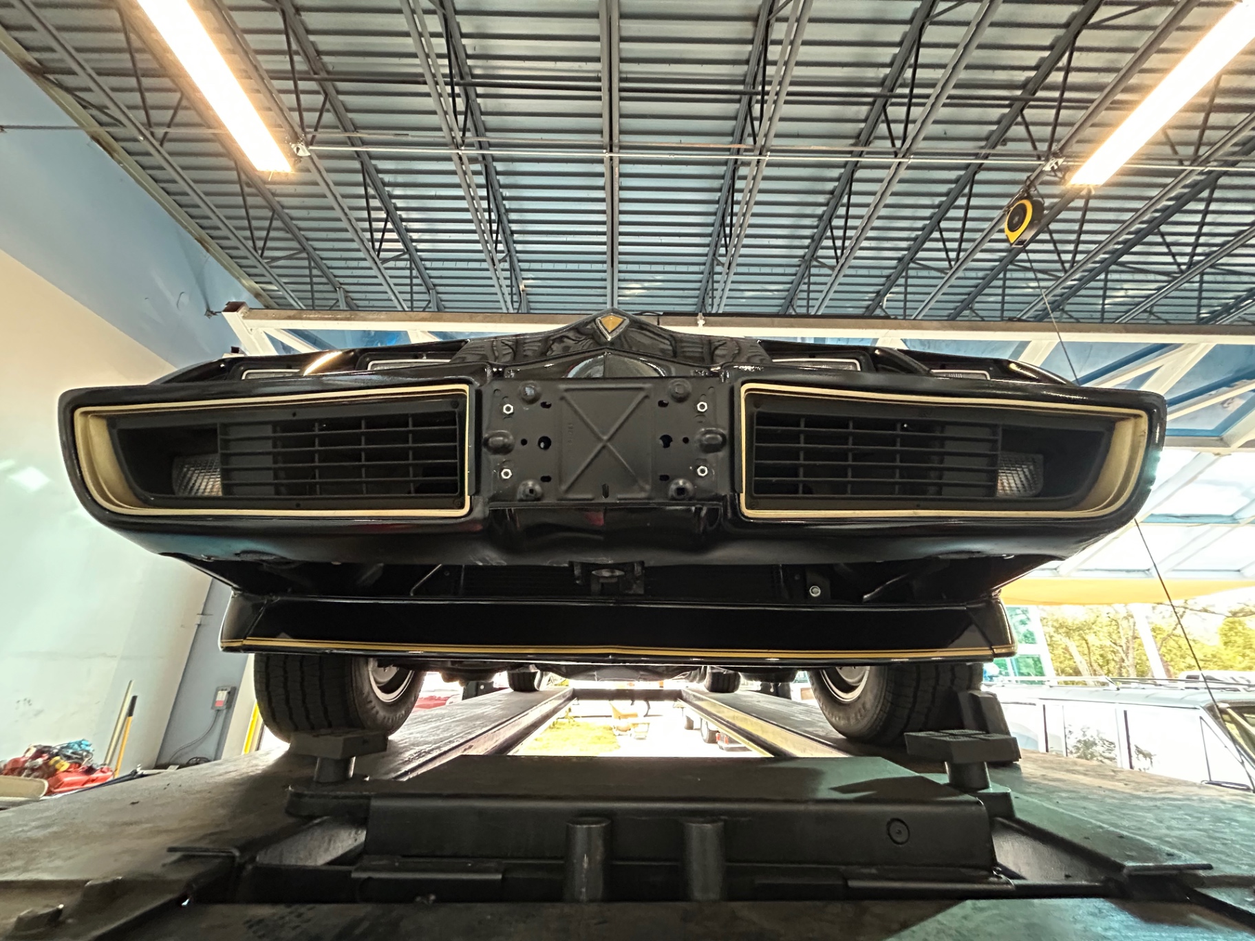 Vehicle photo 61