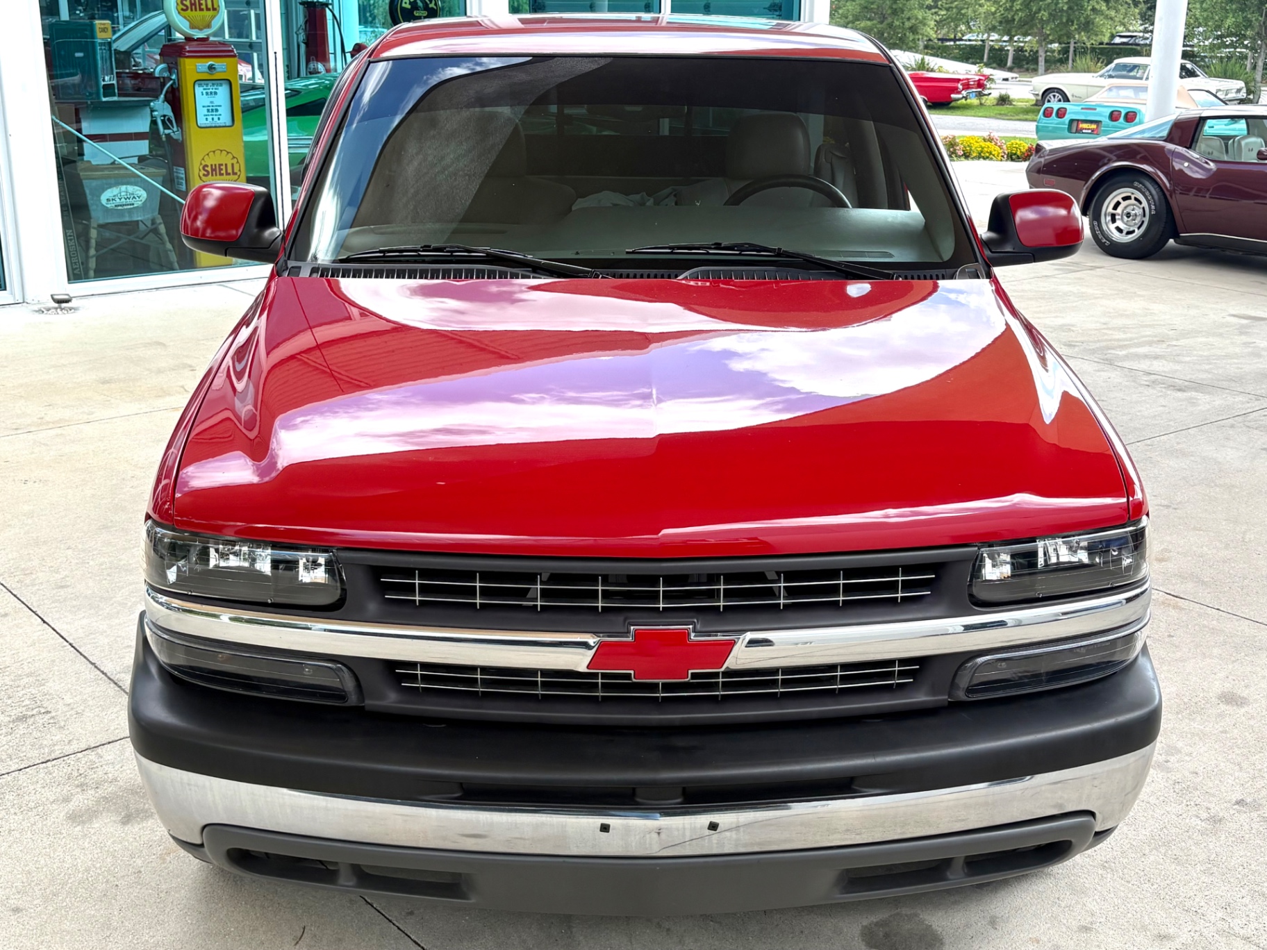 Vehicle photo 3