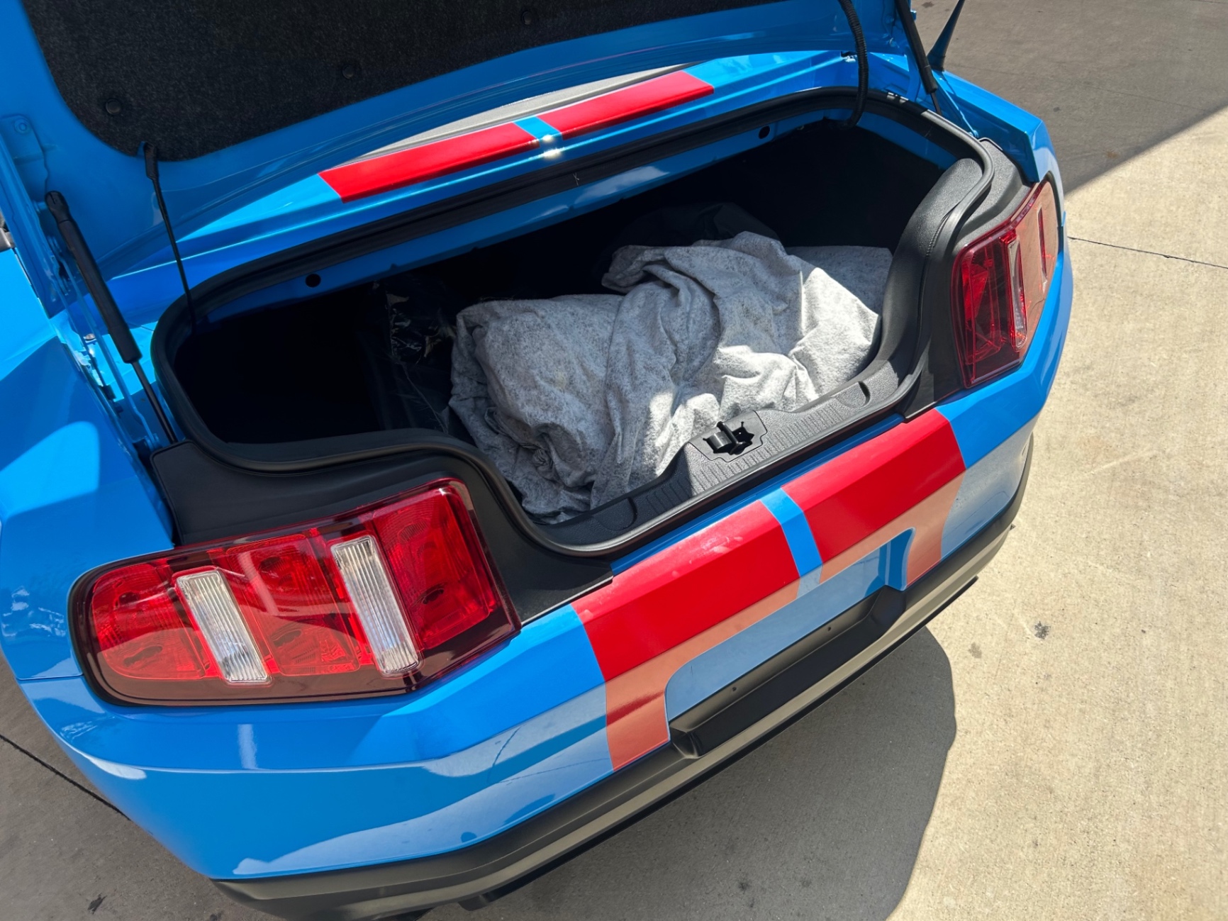 Vehicle photo 10