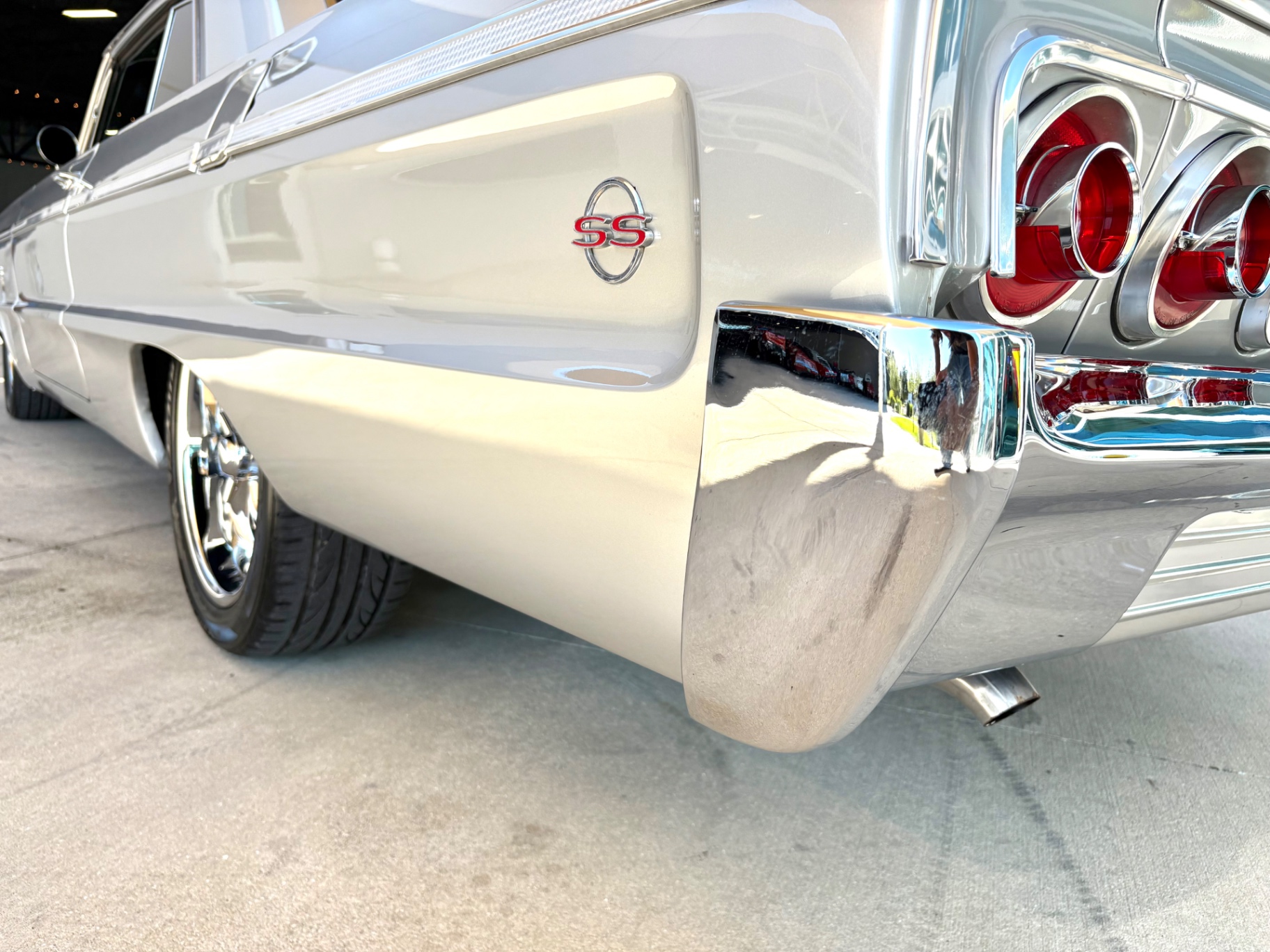 Vehicle photo 23