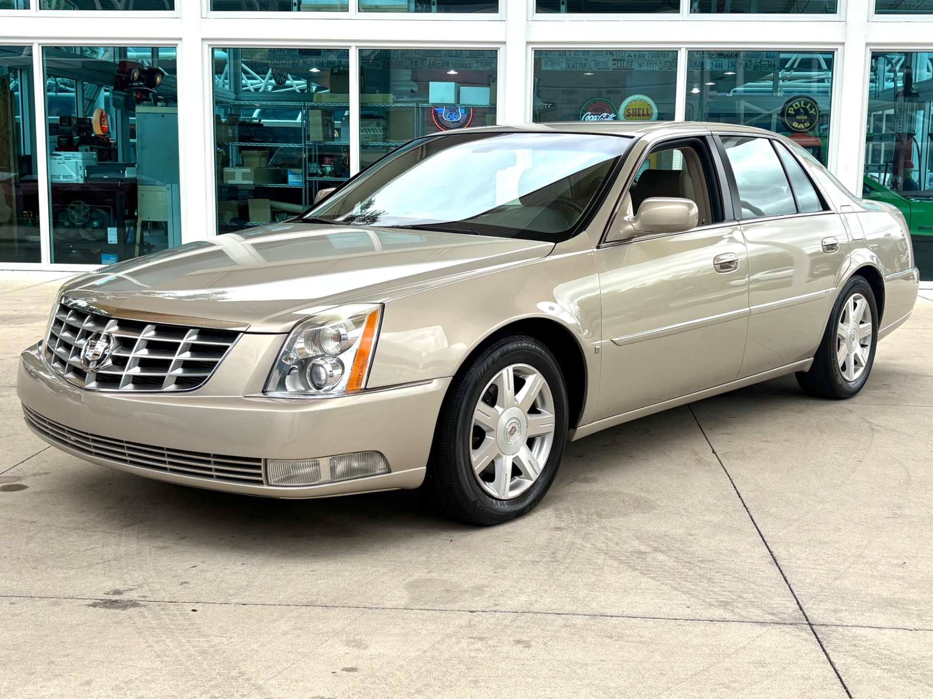 Vehicle photo 11
