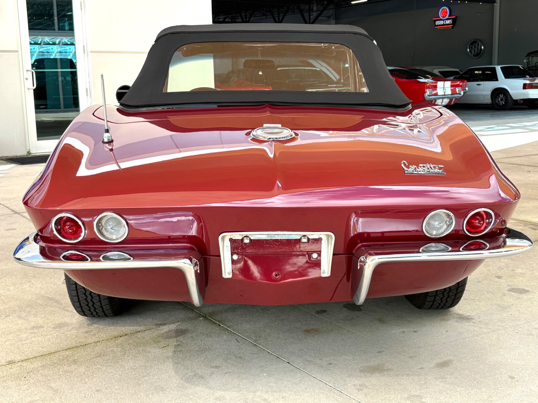 Vehicle photo 23