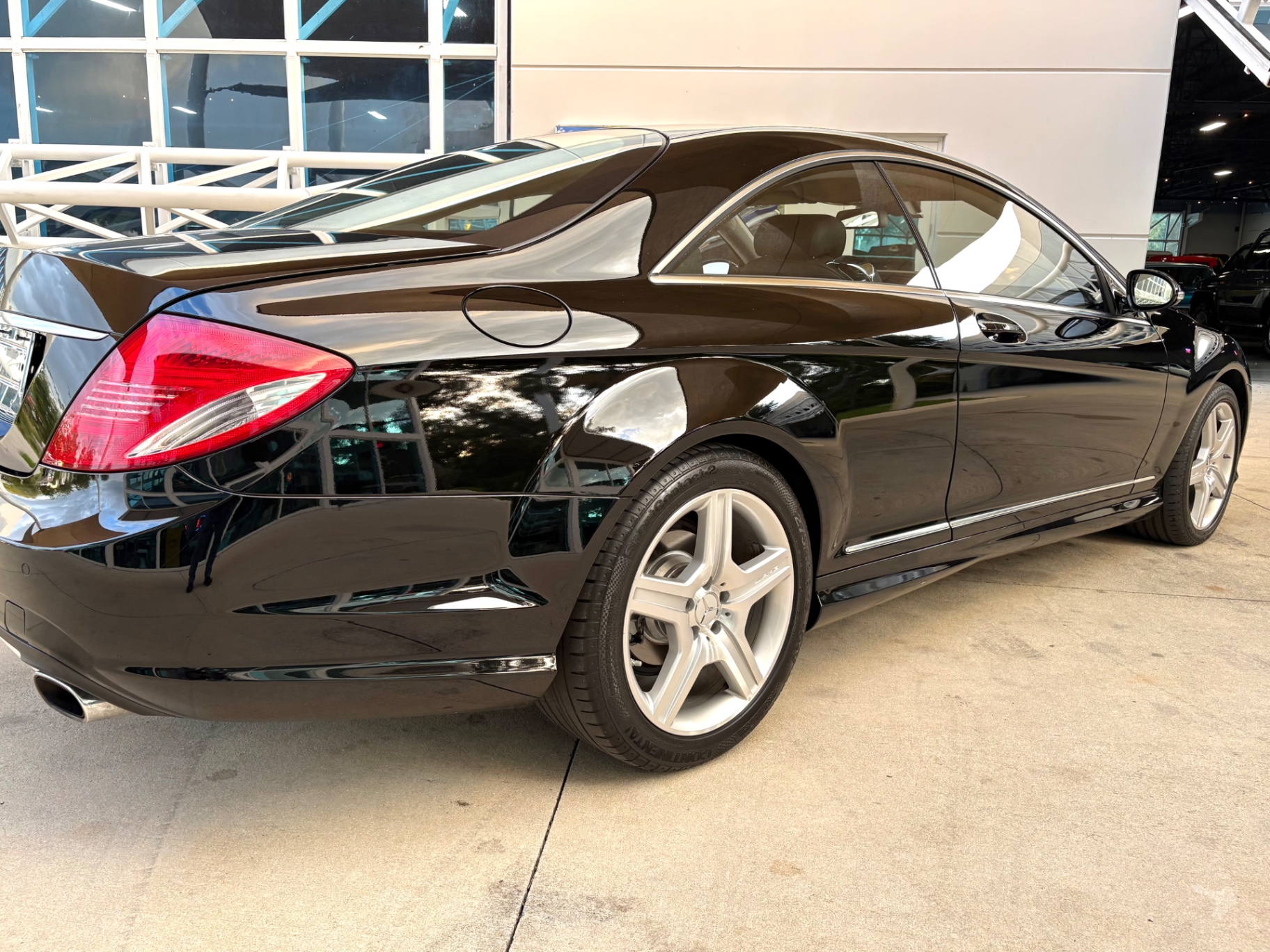 Vehicle photo 16