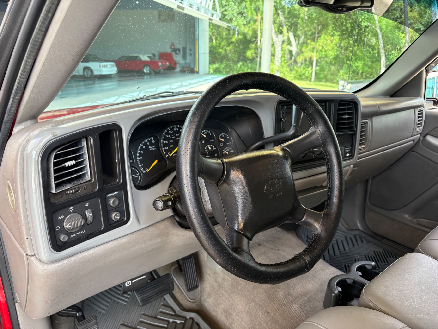 Vehicle photo 31