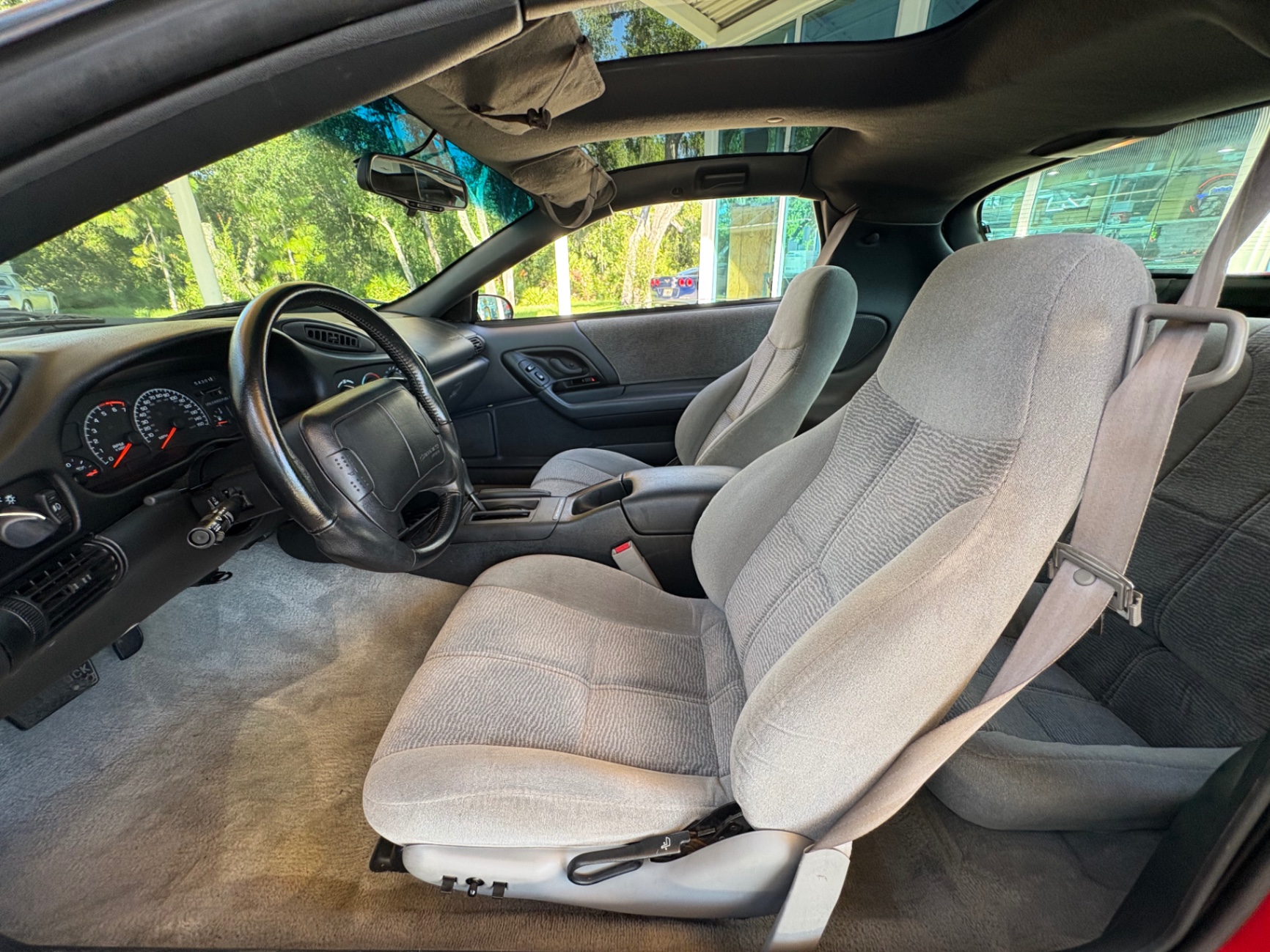 Vehicle photo 33