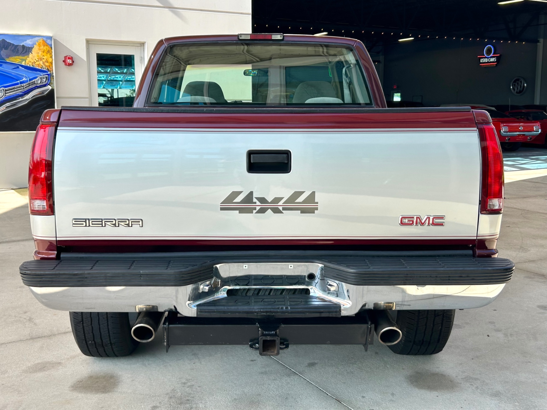 Vehicle photo 6