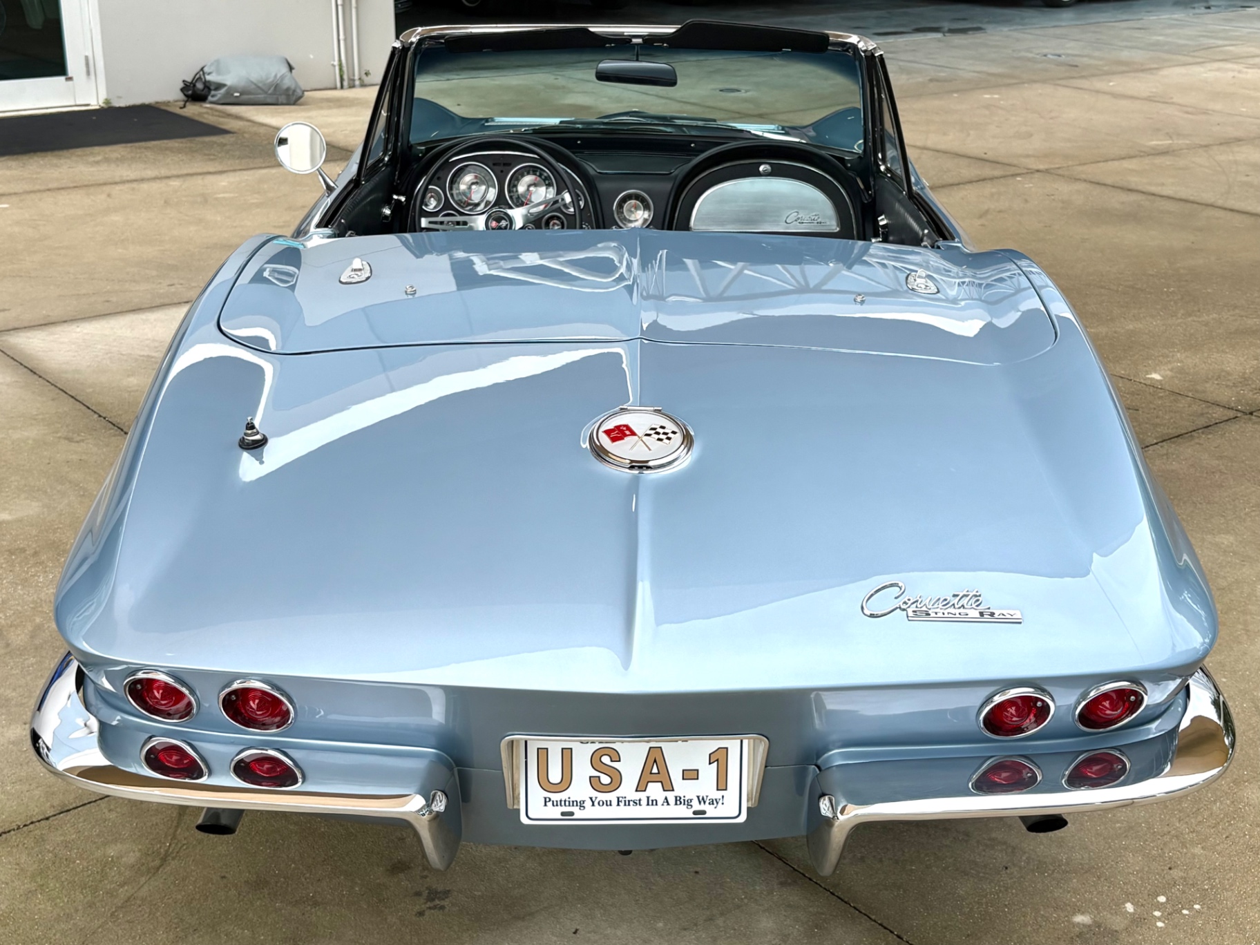 Vehicle photo 9