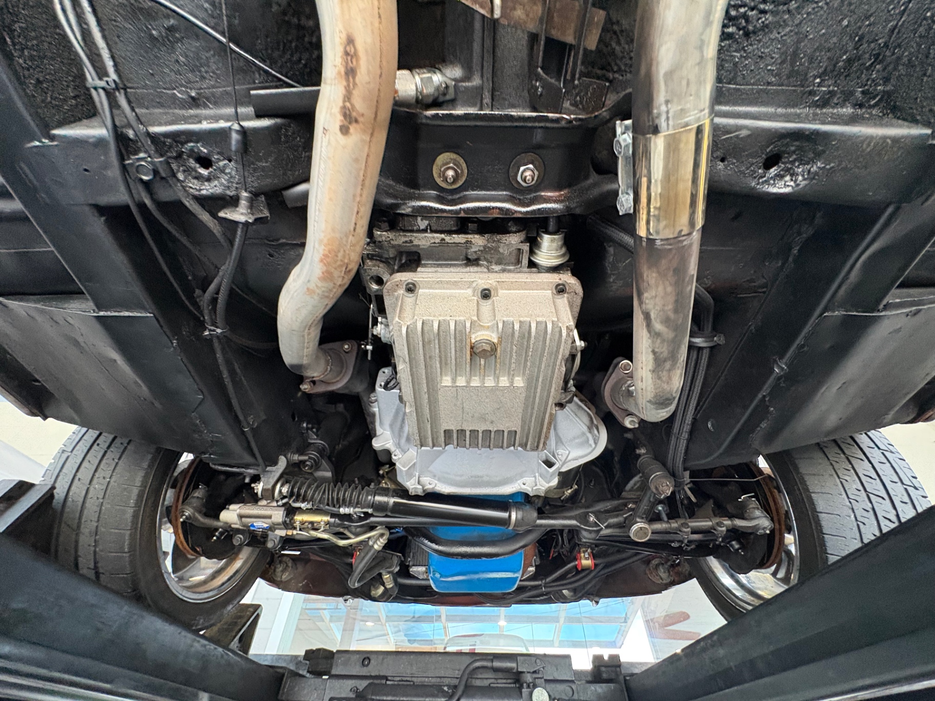 Vehicle photo 57