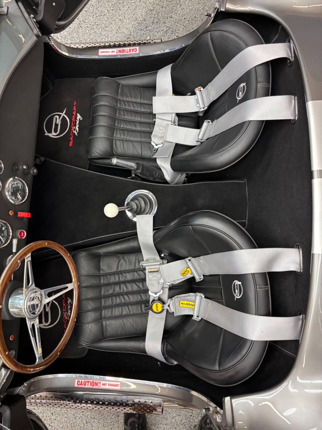 Vehicle photo 32